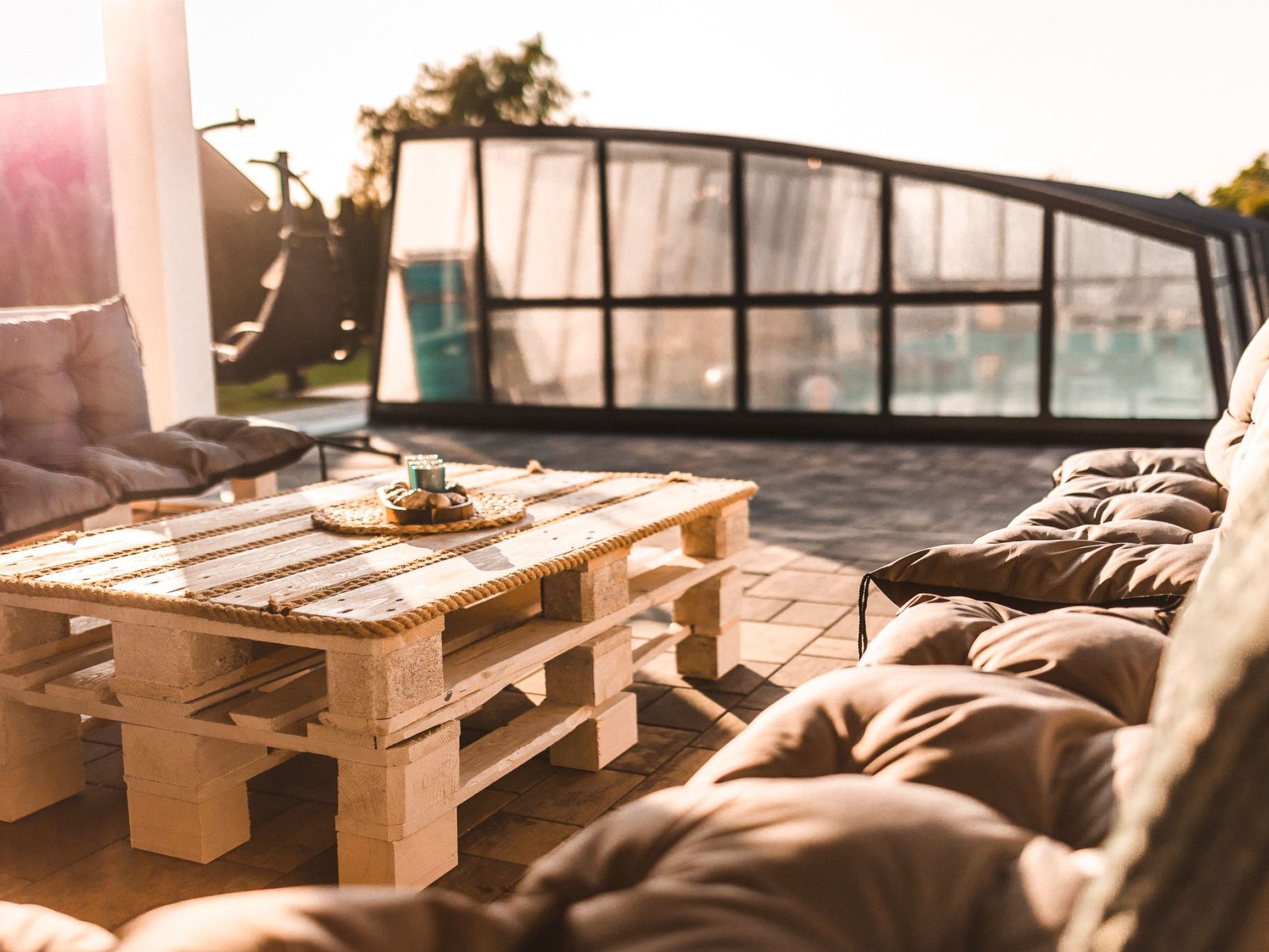 Mit gemeinschaftlichem Pool-Binnen