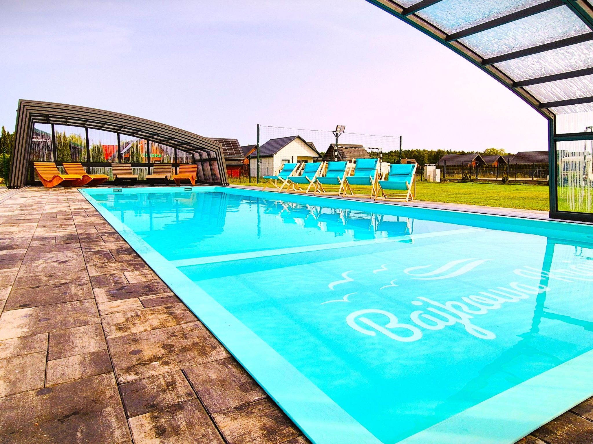 "New 5" mit Infinity-Pool-Binnen