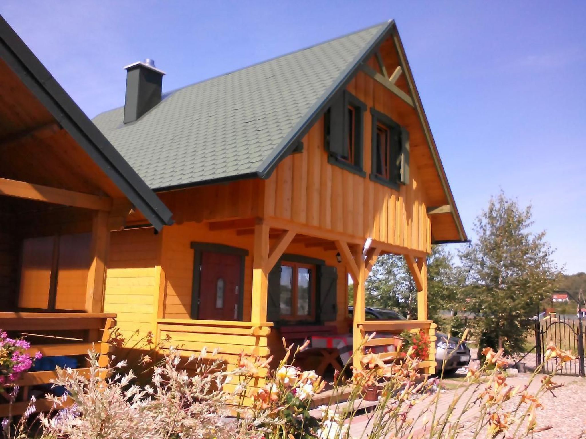 Welcome to Zacisze Baltic! We offer you a good holiday in a beautiful, modern, comfortably equipped wooden cottage / 2 years old/. There are 5 smaller cottages on a large plot. Just around the corner ..