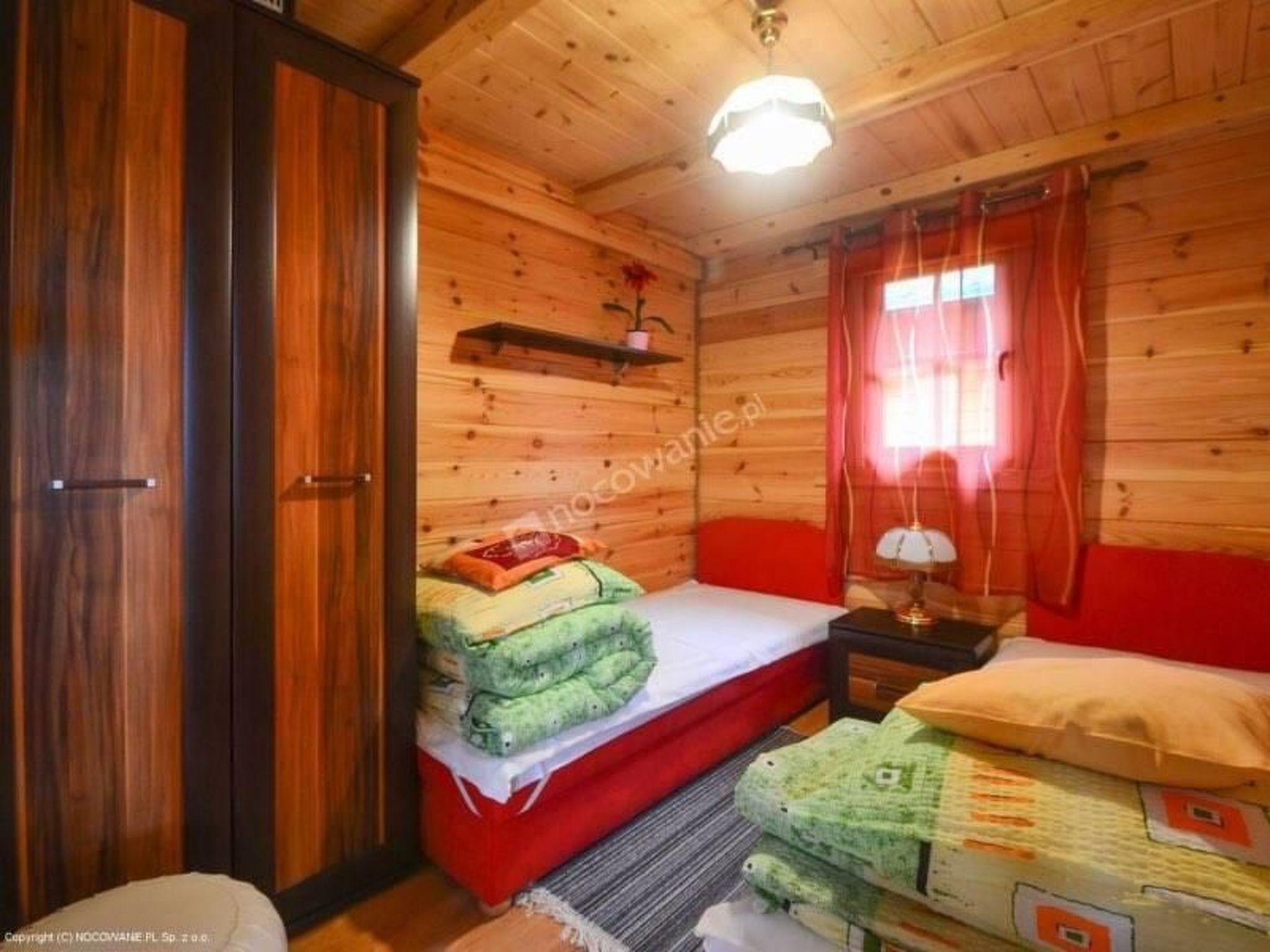 Gemütliches Holzferienhaus mit Grill und Garten-Inside