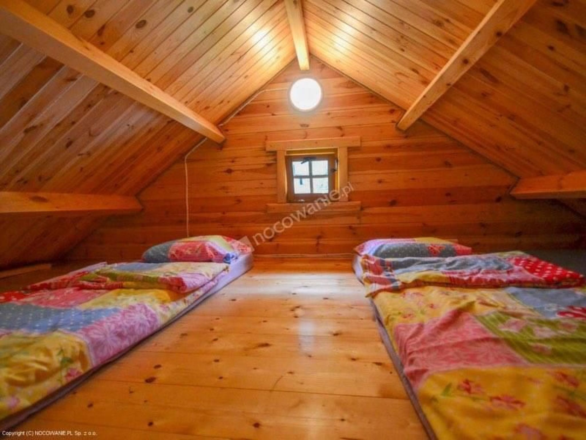 Gemütliches Holzferienhaus mit Grill und Garten-Inside