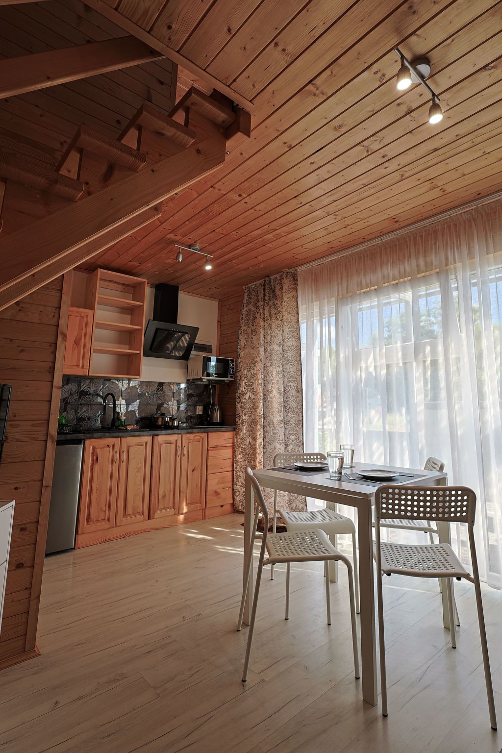 Wohnung "Aurora 4" z tarasem-Drinnen