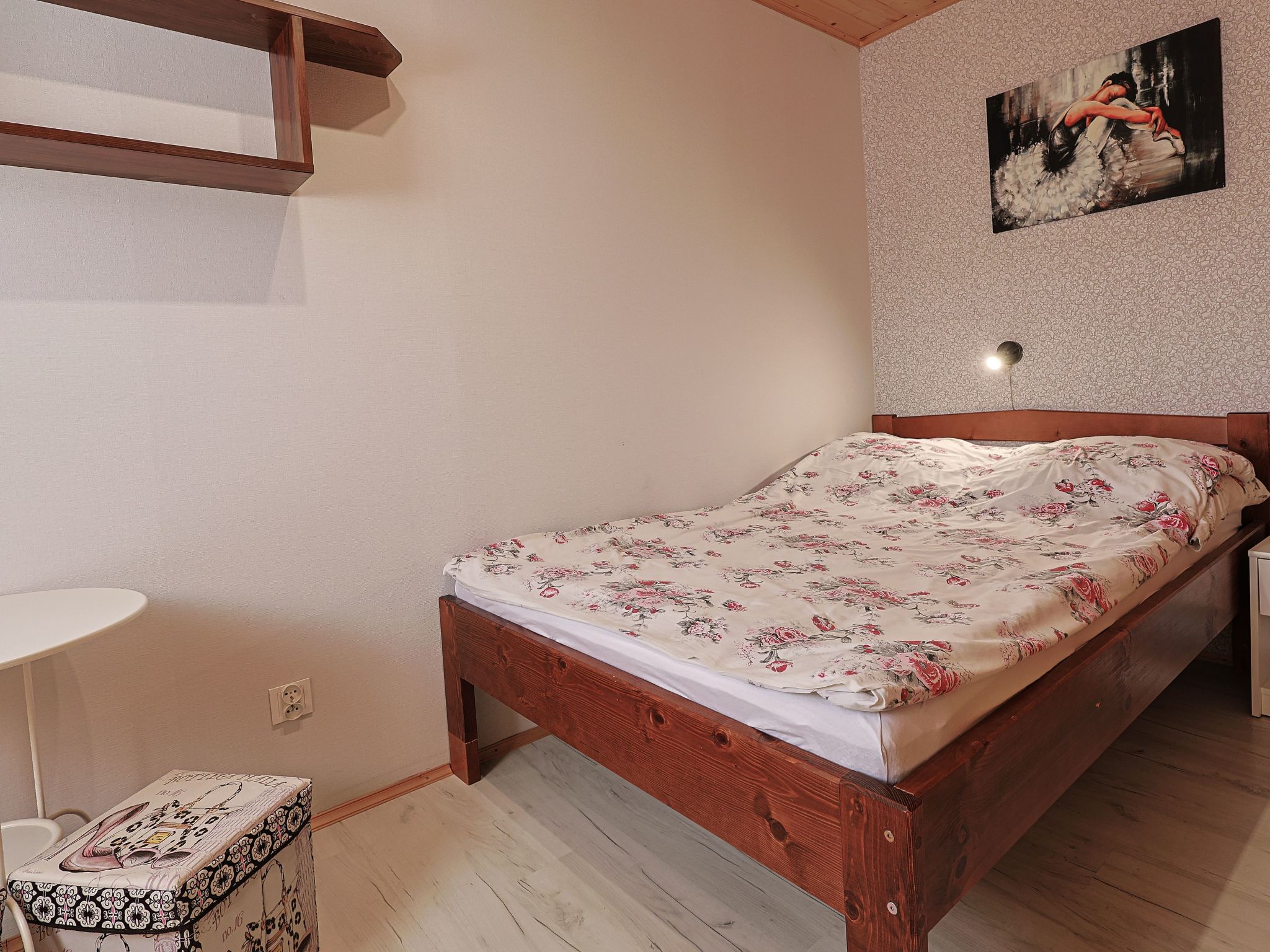 "Aurora" mit Terrasse-Drinnen