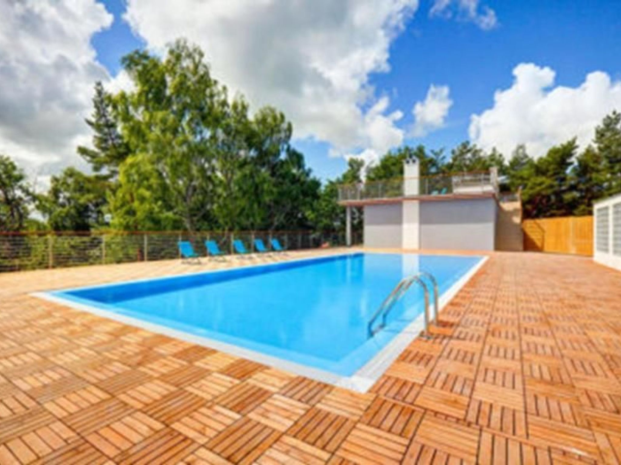 Studio-Wohnung "Apartment 16B" mit Schwimmbad-Binnen