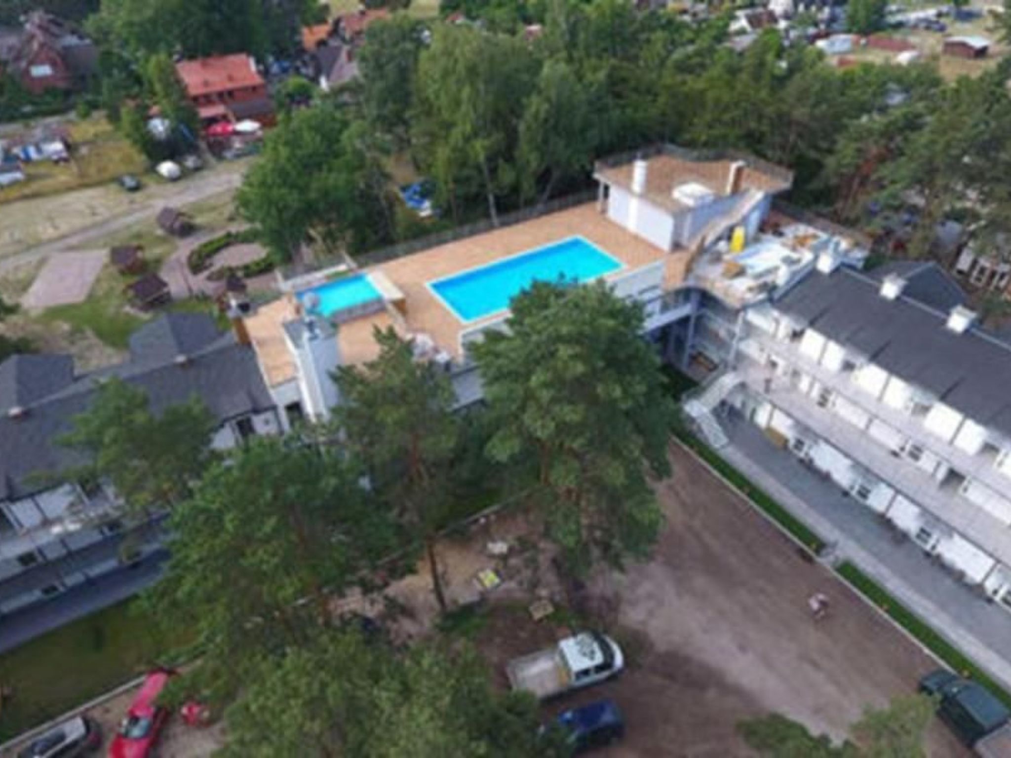 "Apartment 18B" mit Schwimmbad-Binnen