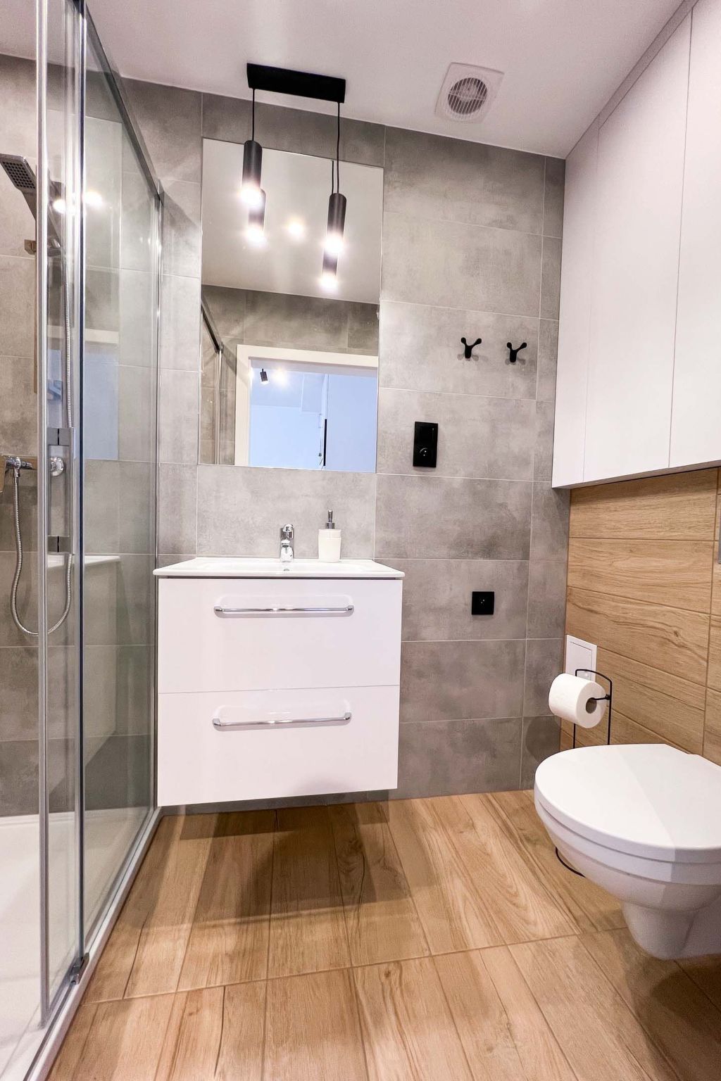 "Apartment 18B" mit Schwimmbad-Binnen