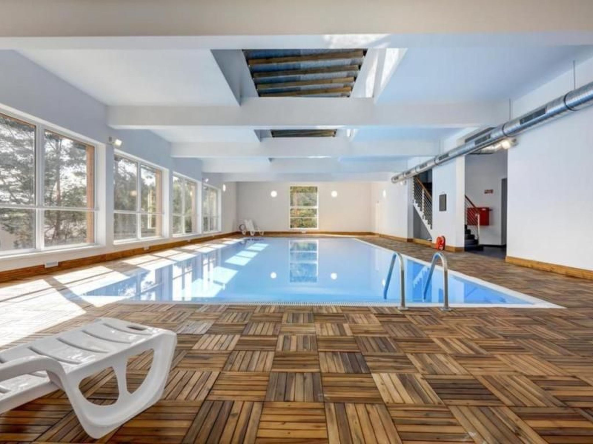"Apartment 18B" mit Schwimmbad-Binnen