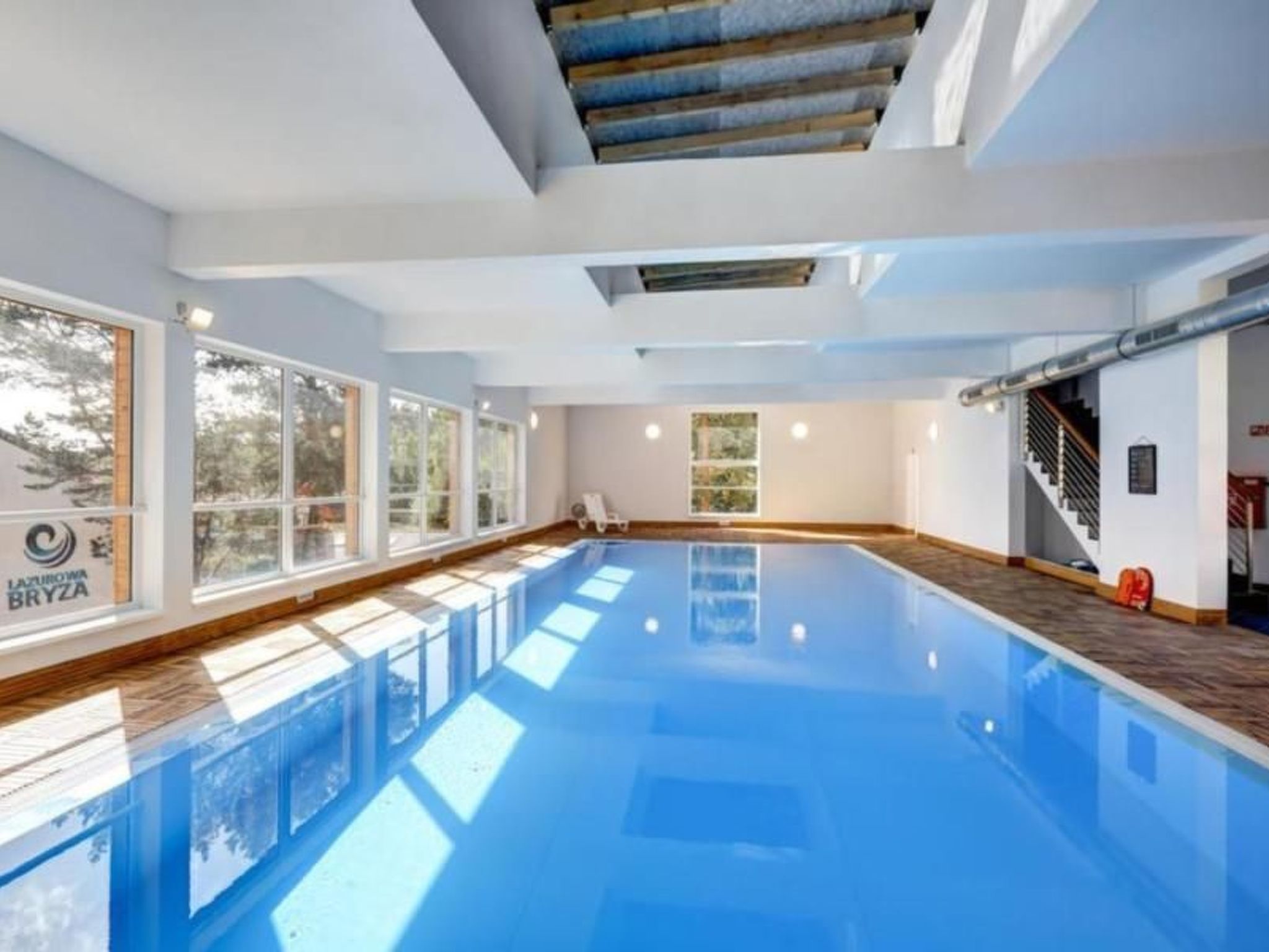 "Apartment 18B" mit Schwimmbad-Binnen