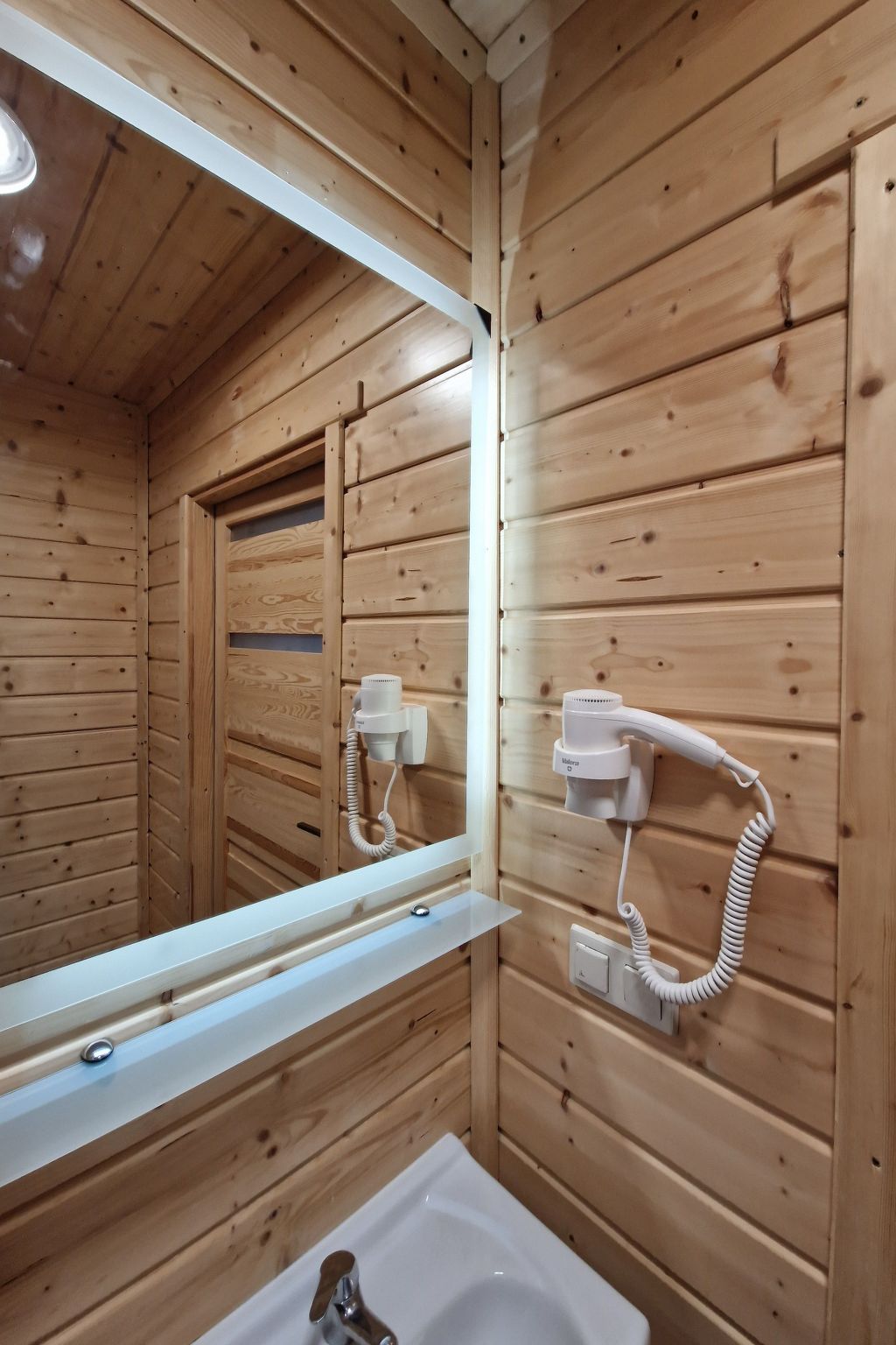 Mit privater Terrasse-Binnen