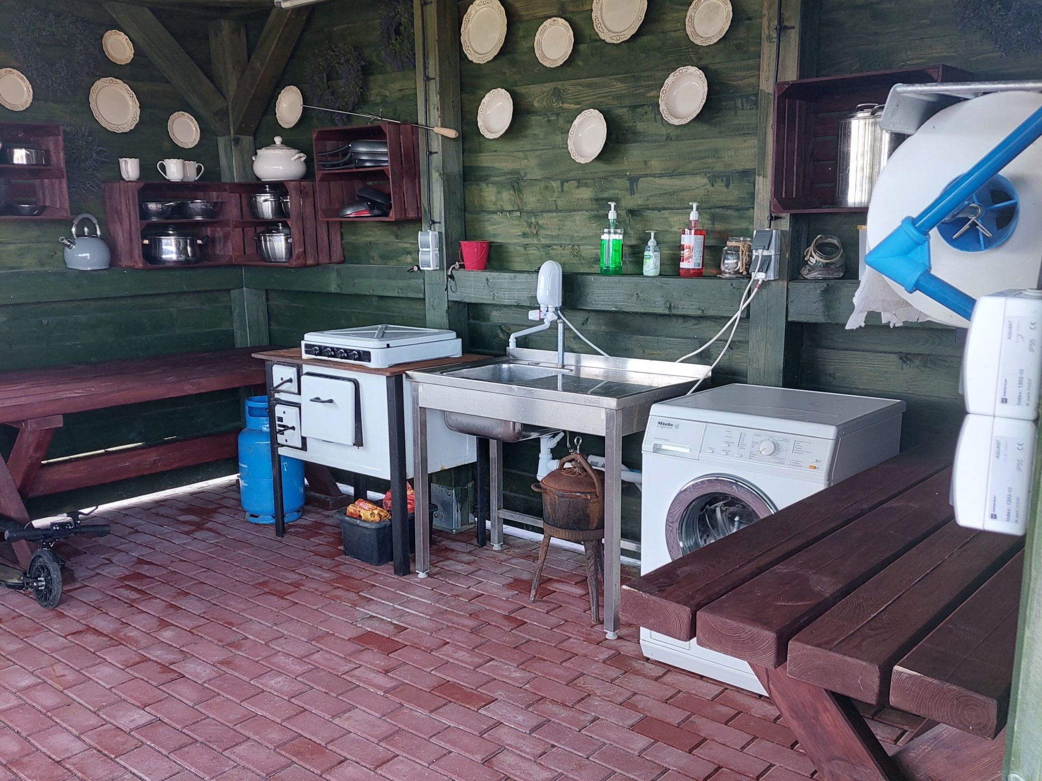 Green Corner Cottage 2-Outside