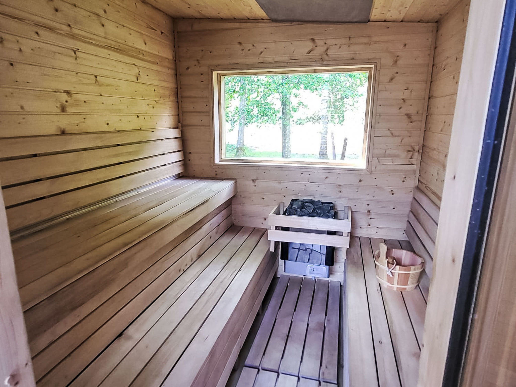 Ganzjährig bewohnbares Ferienhaus - rot - Dehors
