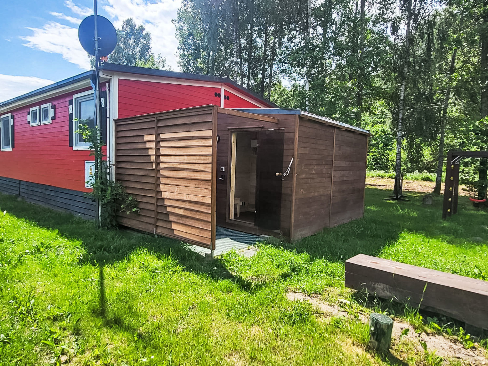 Ganzjährig bewohnbares Ferienhaus - grün