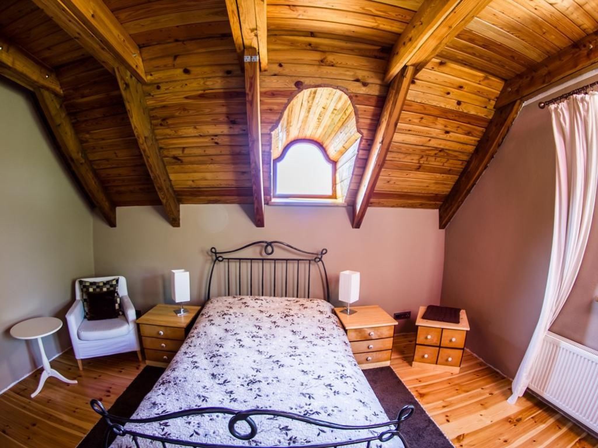 In Szopa mit Garten und Terrasse-Binnen