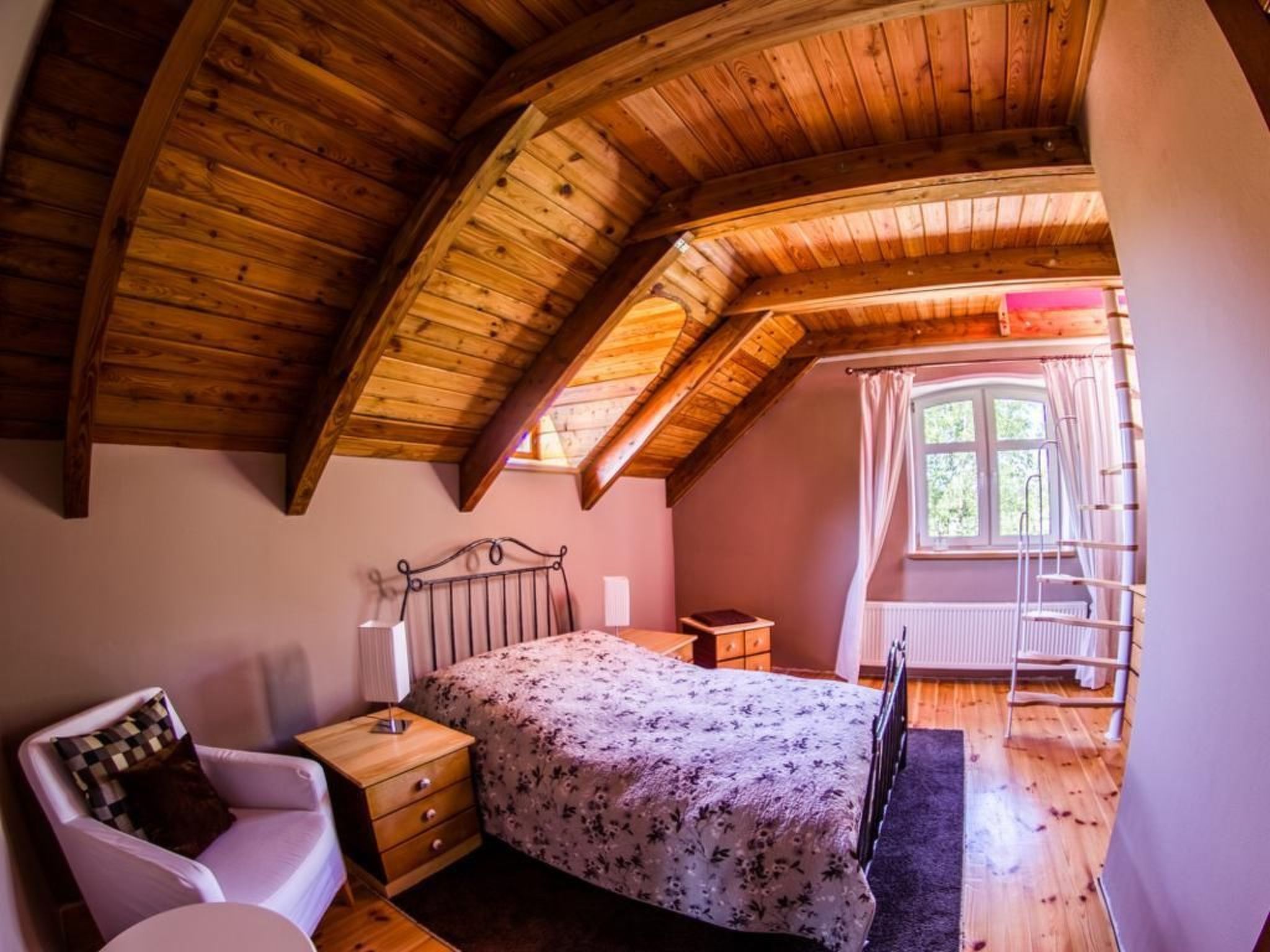 In Szopa mit Garten und Terrasse-Binnen