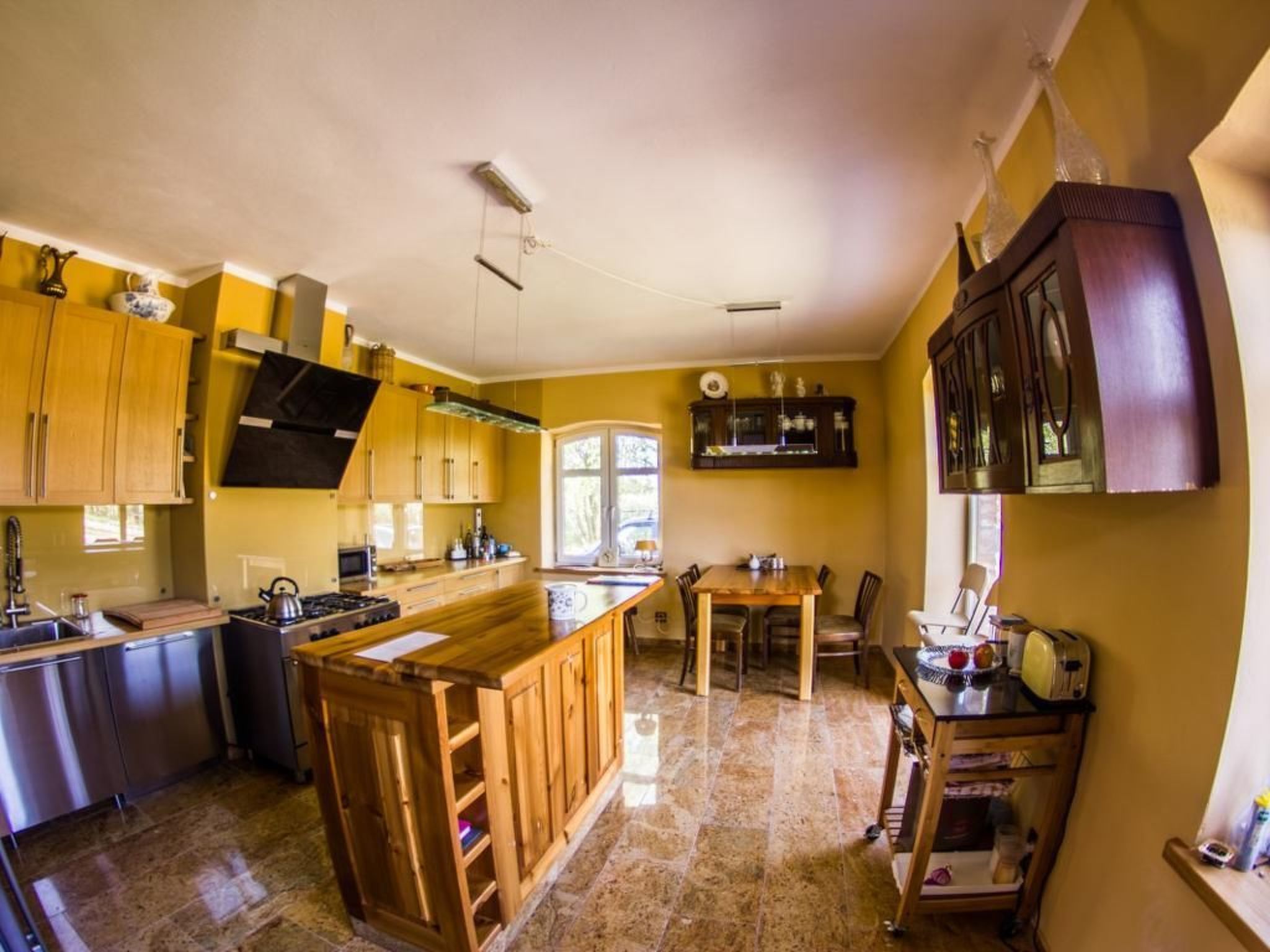 In Szopa mit Garten und Terrasse-Binnen