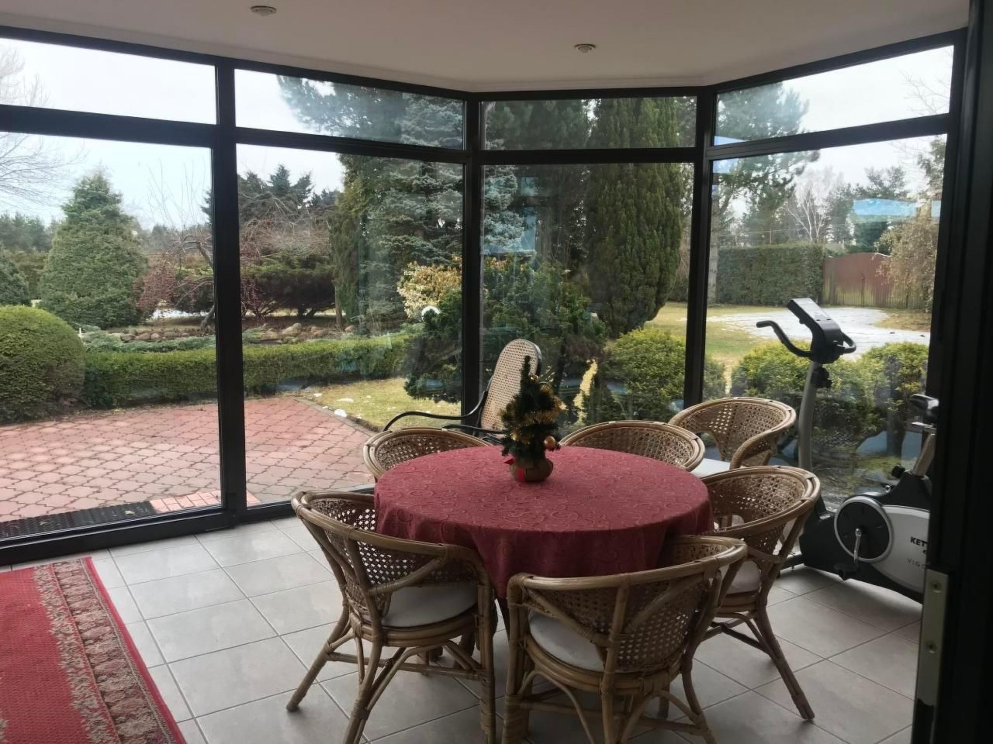 Ferienvilla mit Garten, Grill und Terrasse-Binnen