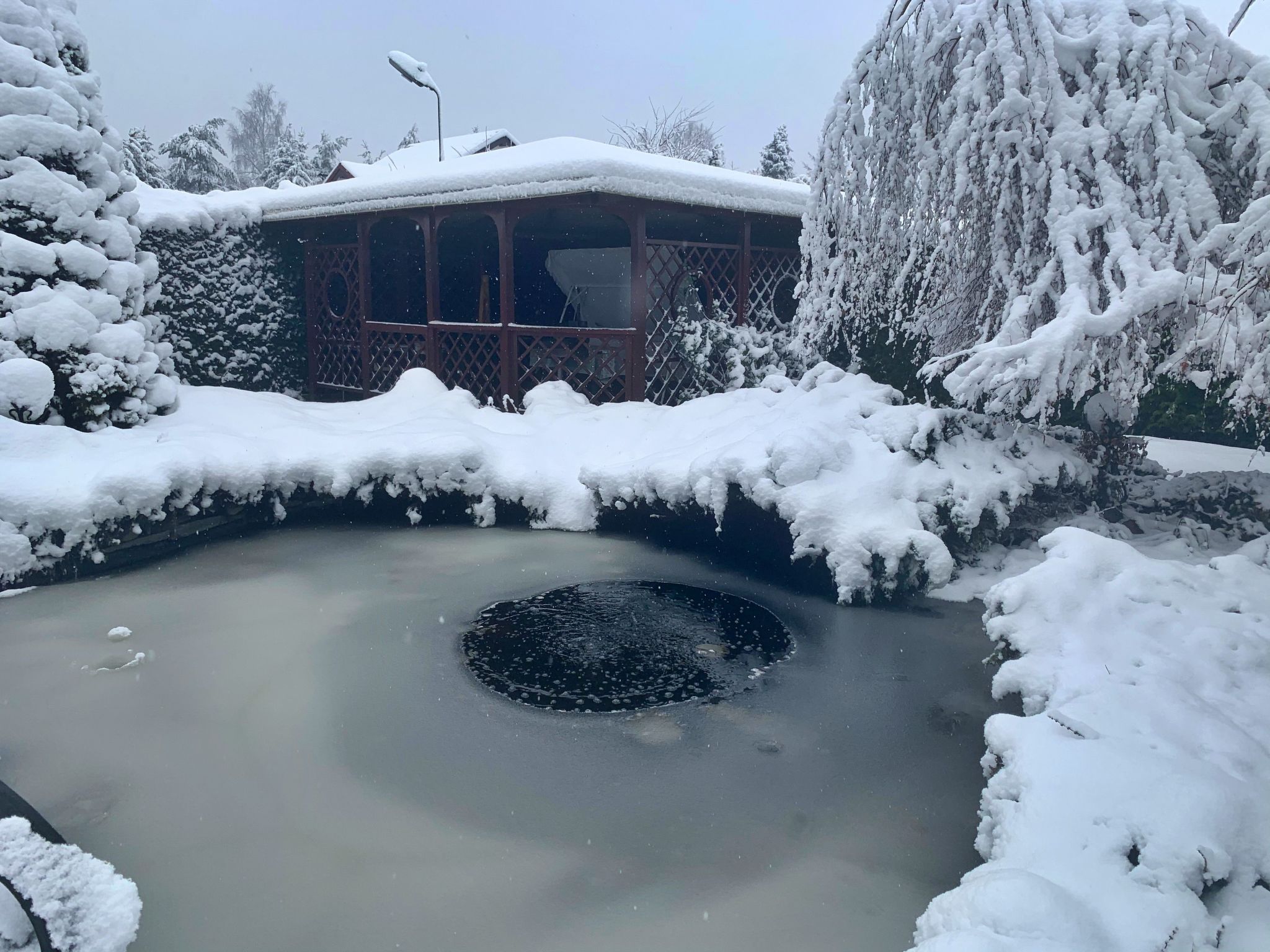 Ferienvilla mit Garten, Grill und Terrasse-Buiten
