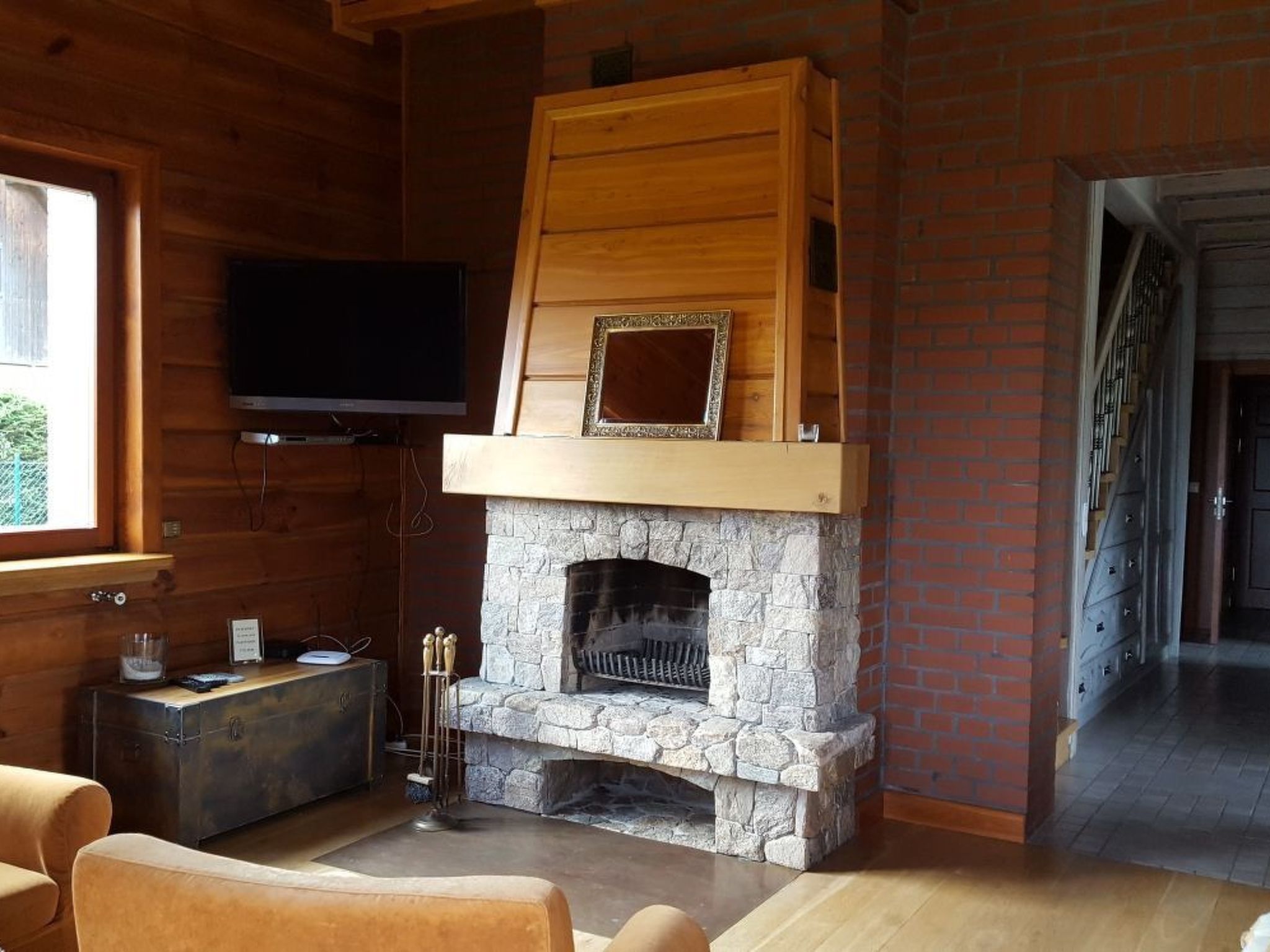 Mit Schwimmbad-Binnen