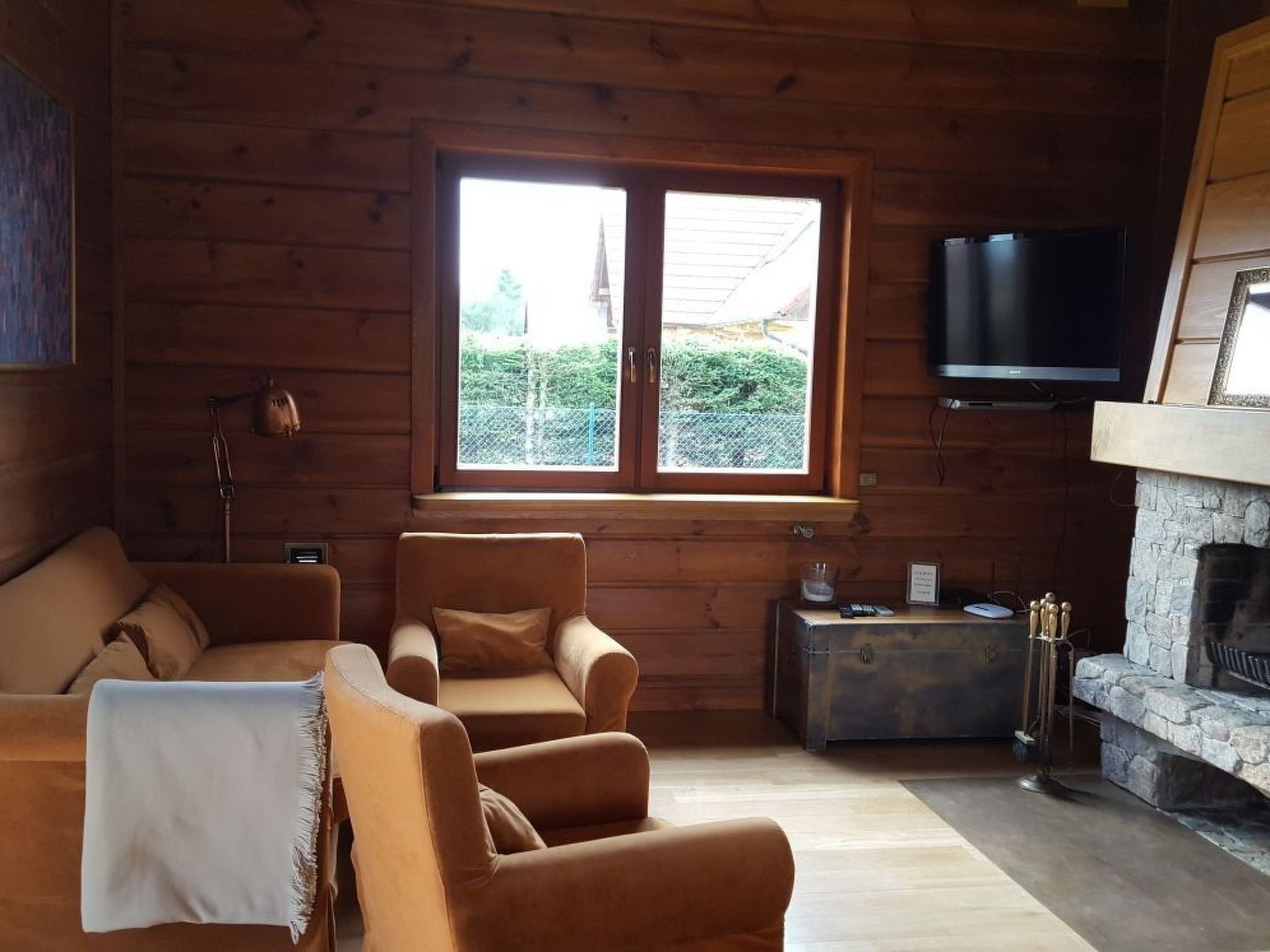 Mit Schwimmbad-Binnen