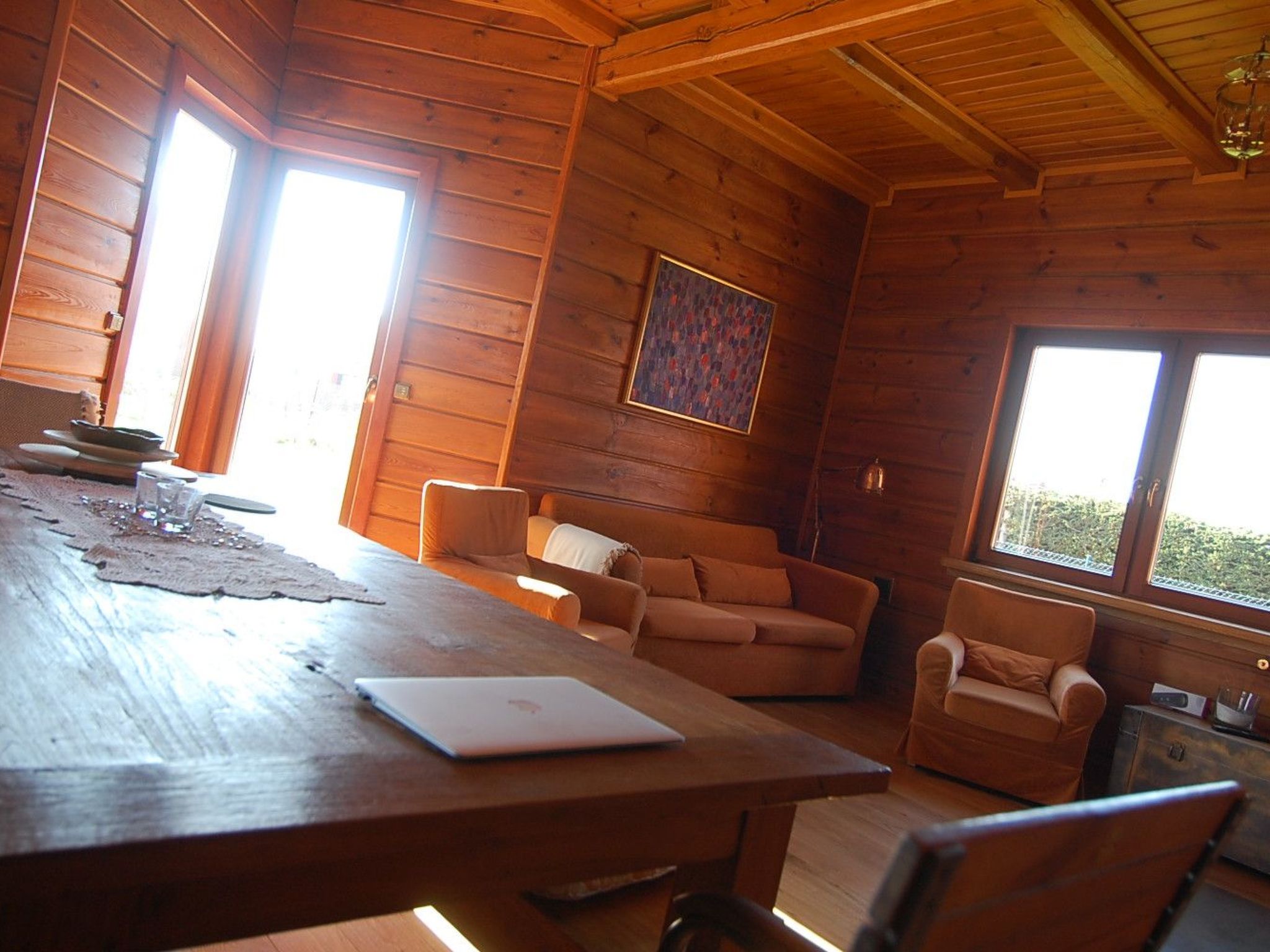 Mit Schwimmbad-Binnen