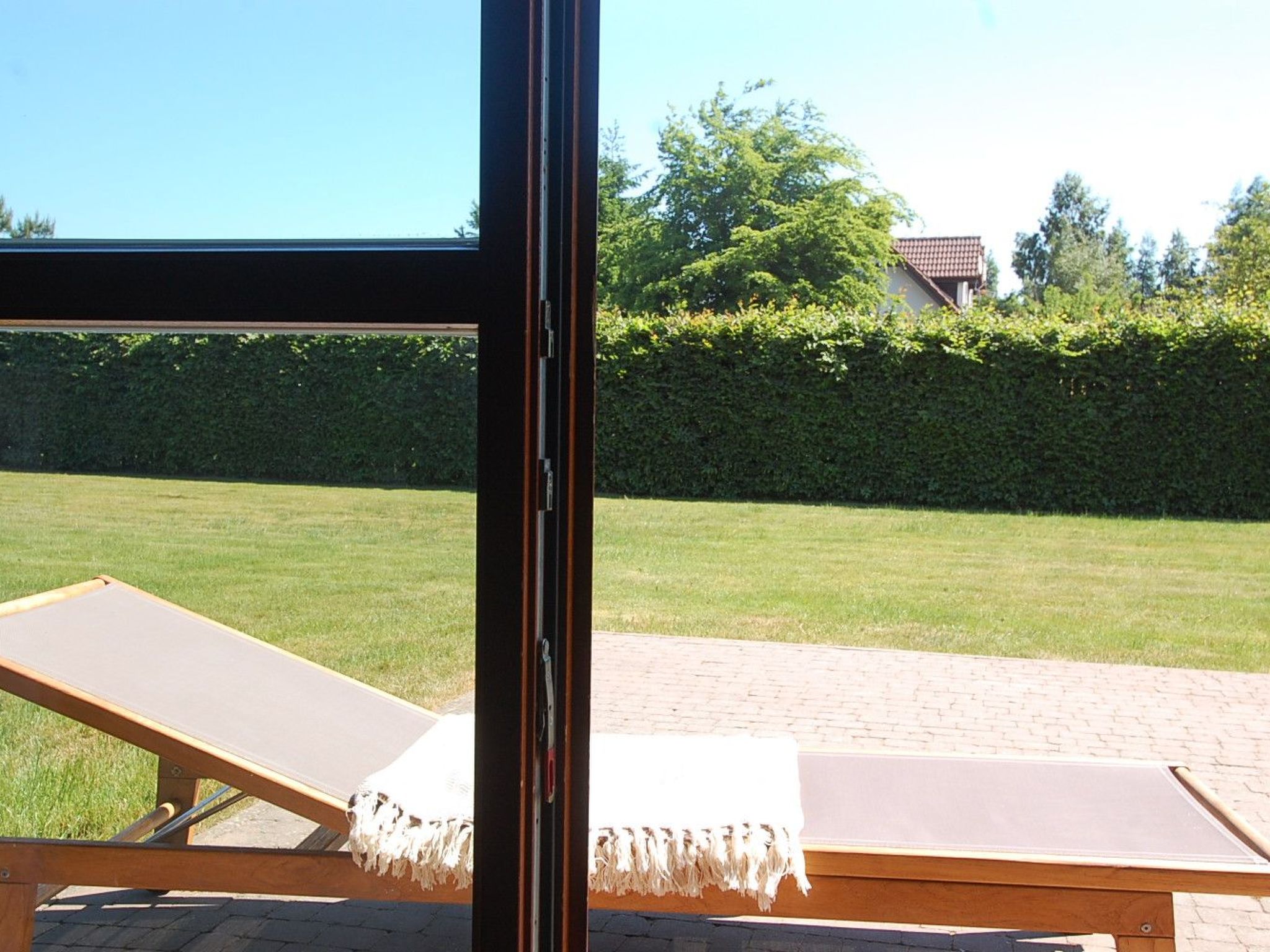 Mit Schwimmbad-Binnen