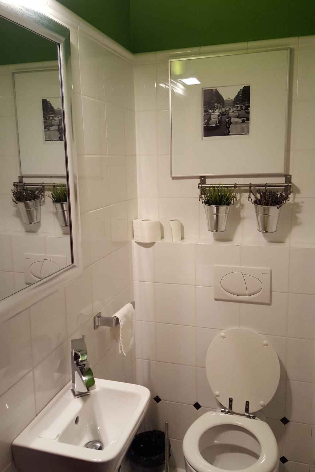 Mit Schwimmbad-Binnen