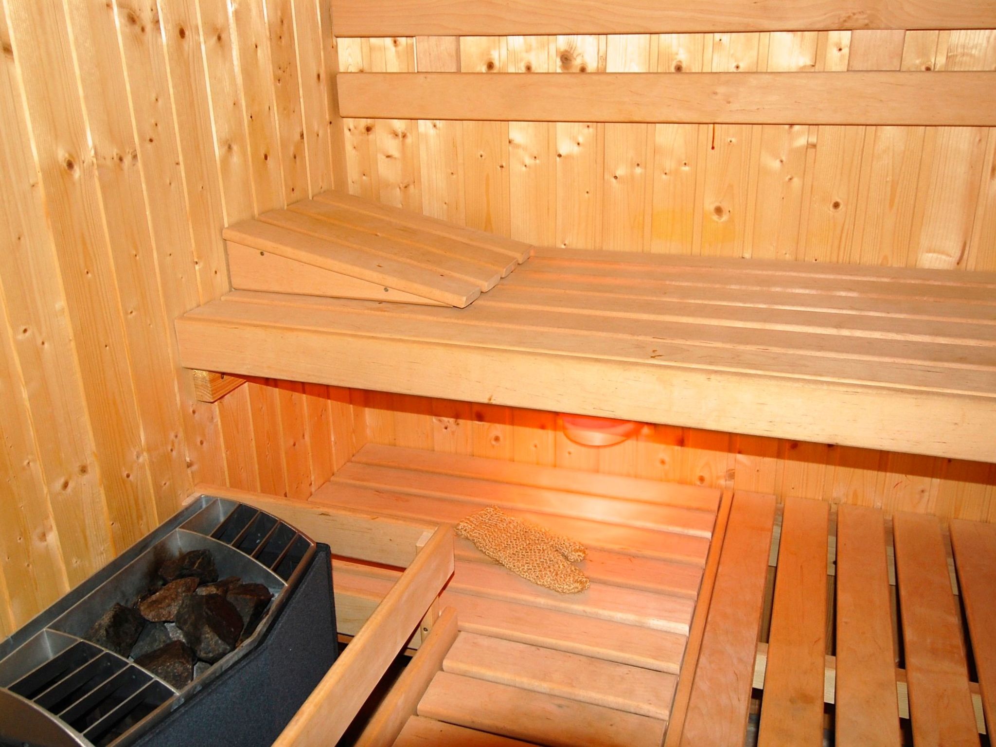 Mit Schwimmbad-Binnen