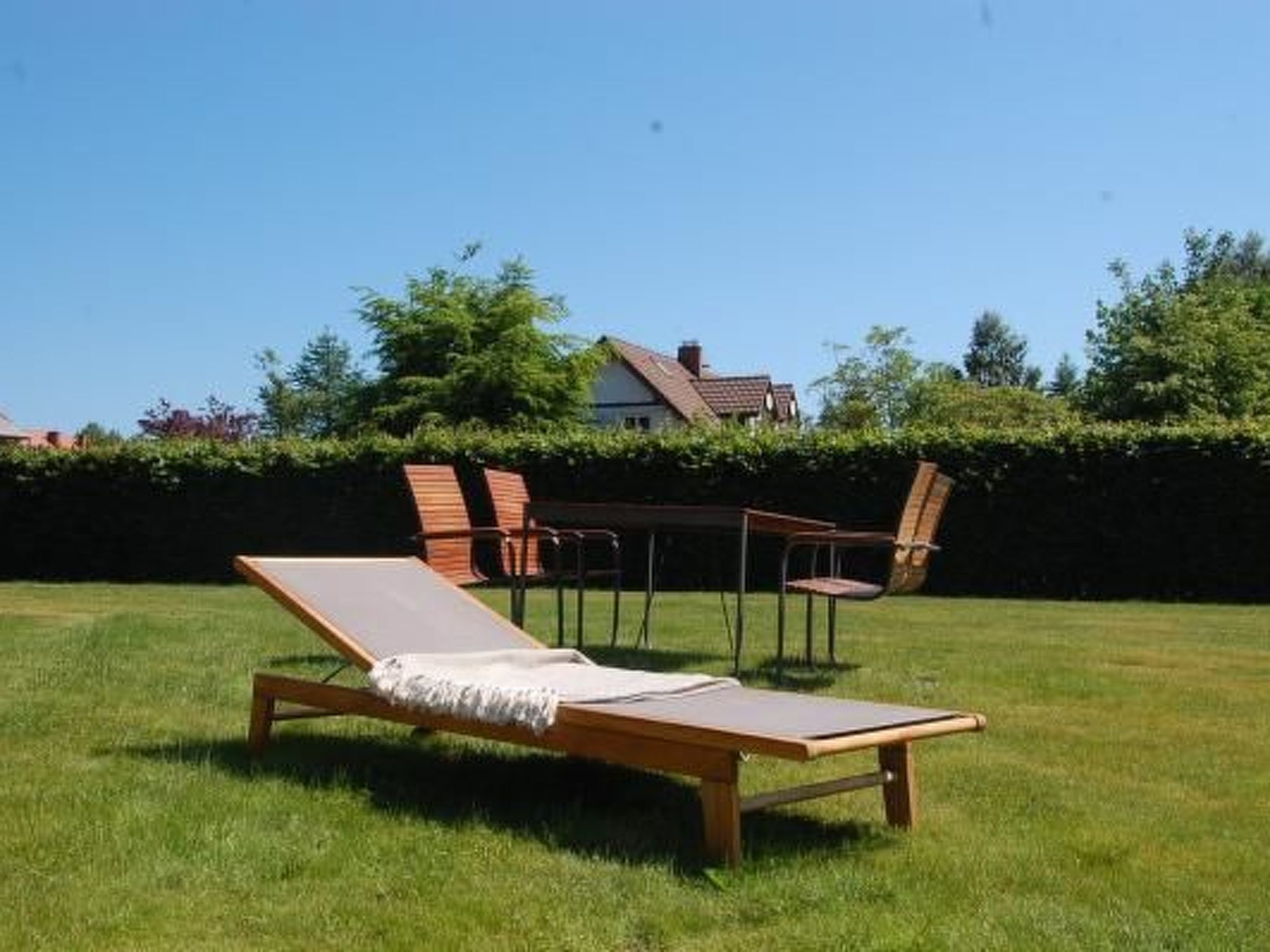 Mit Schwimmbad-Binnen