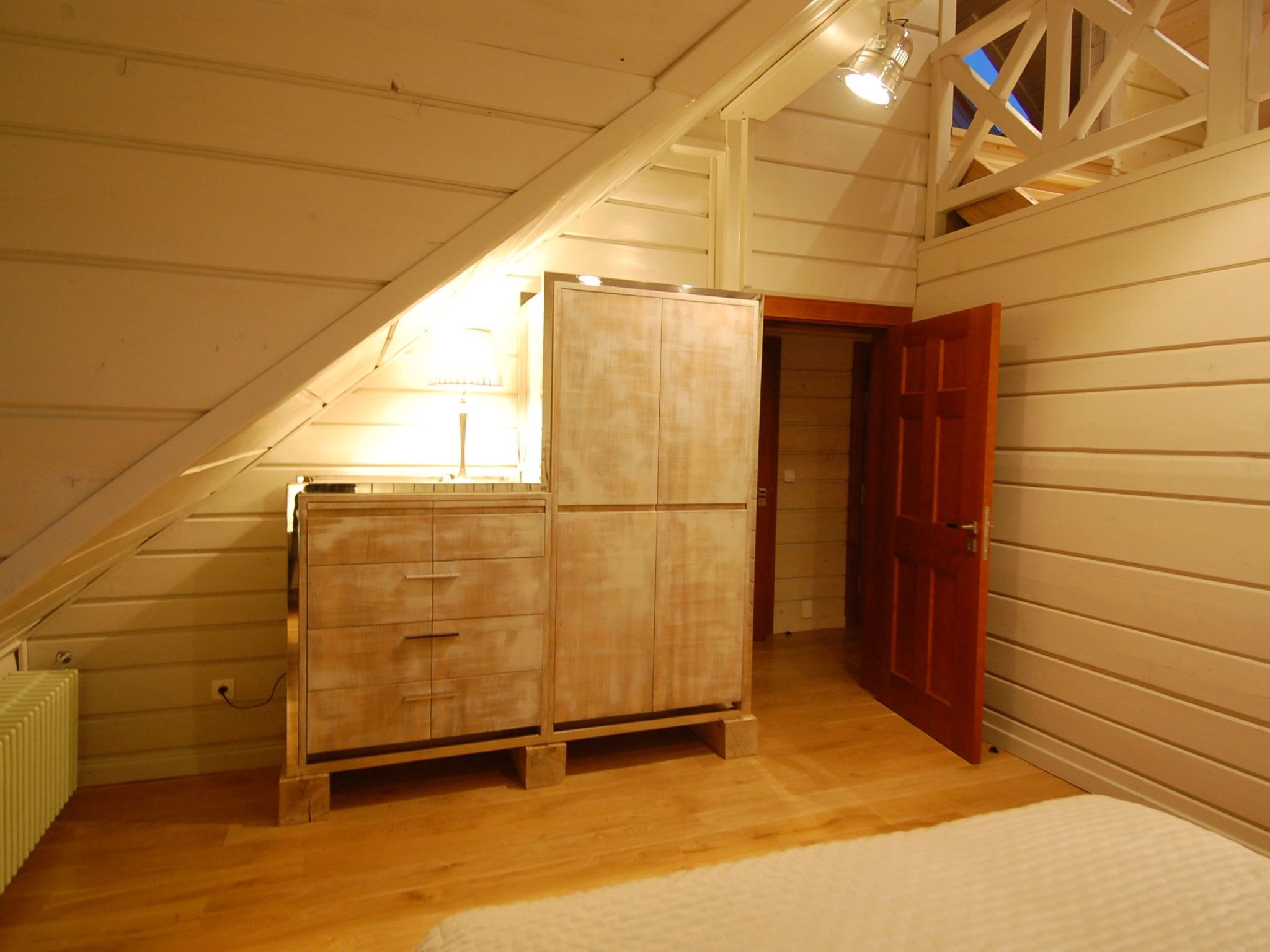 Mit Schwimmbad-Binnen