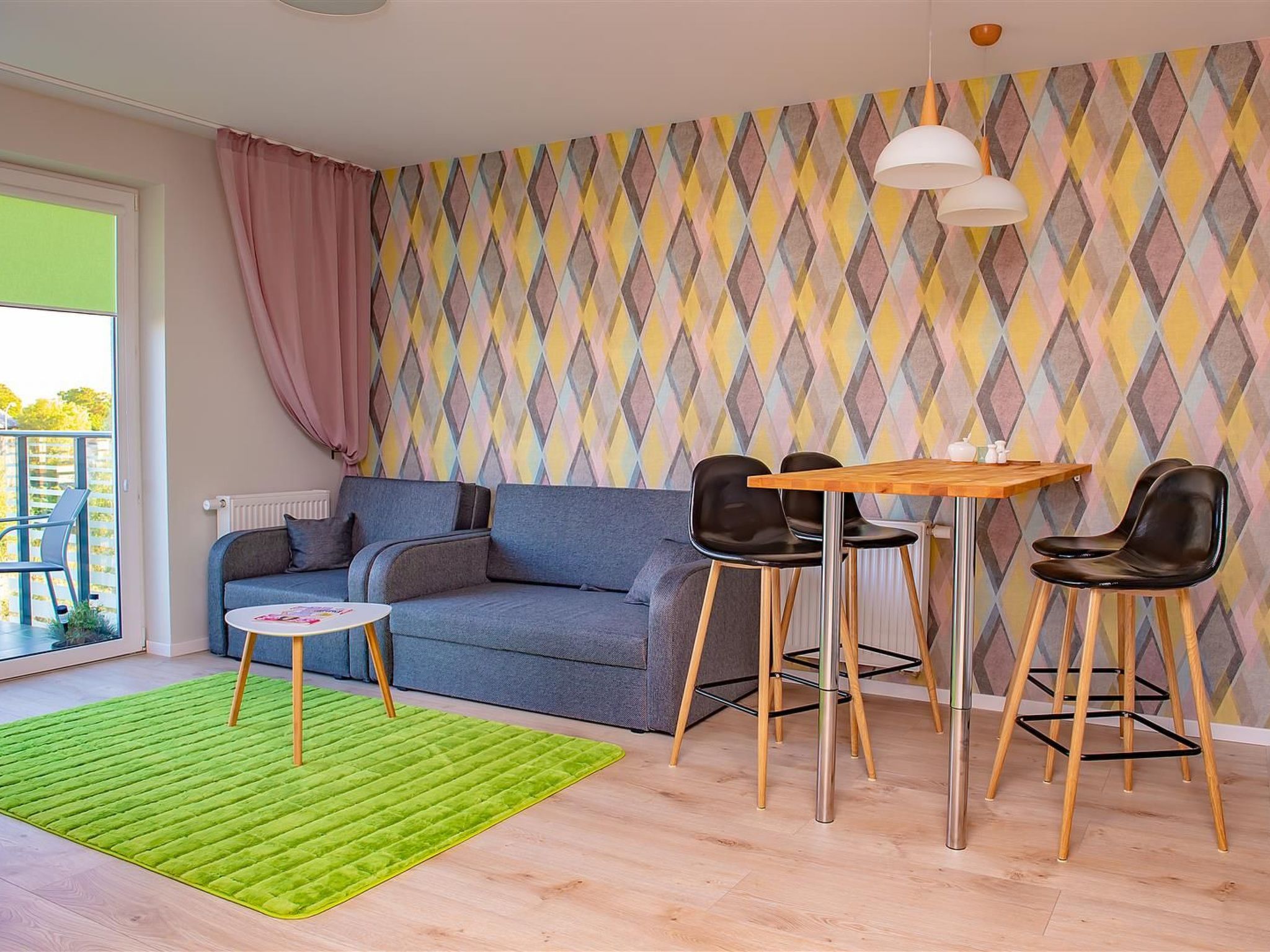 Moderne Ferienwohnung mit Balkon, nur 500 Meter von Meer und Strand entfernt