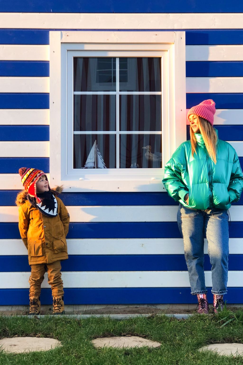 Haus in einer ruhigen Straße, in der Nähe des Waldes und des Meeres-Outside