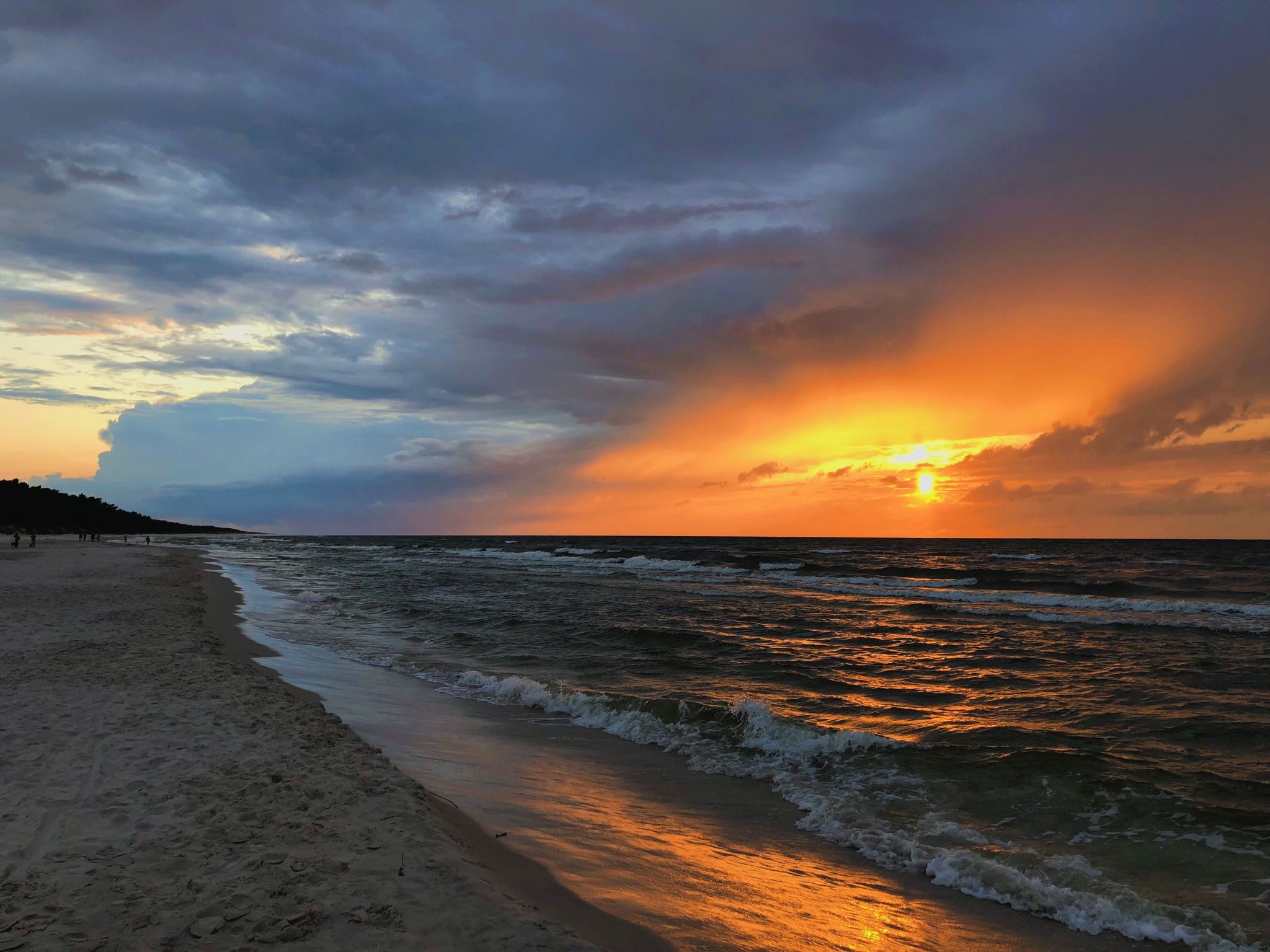 Schönes, ruhiges Haus in der Nähe des Waldes und des Meeres-Dehors