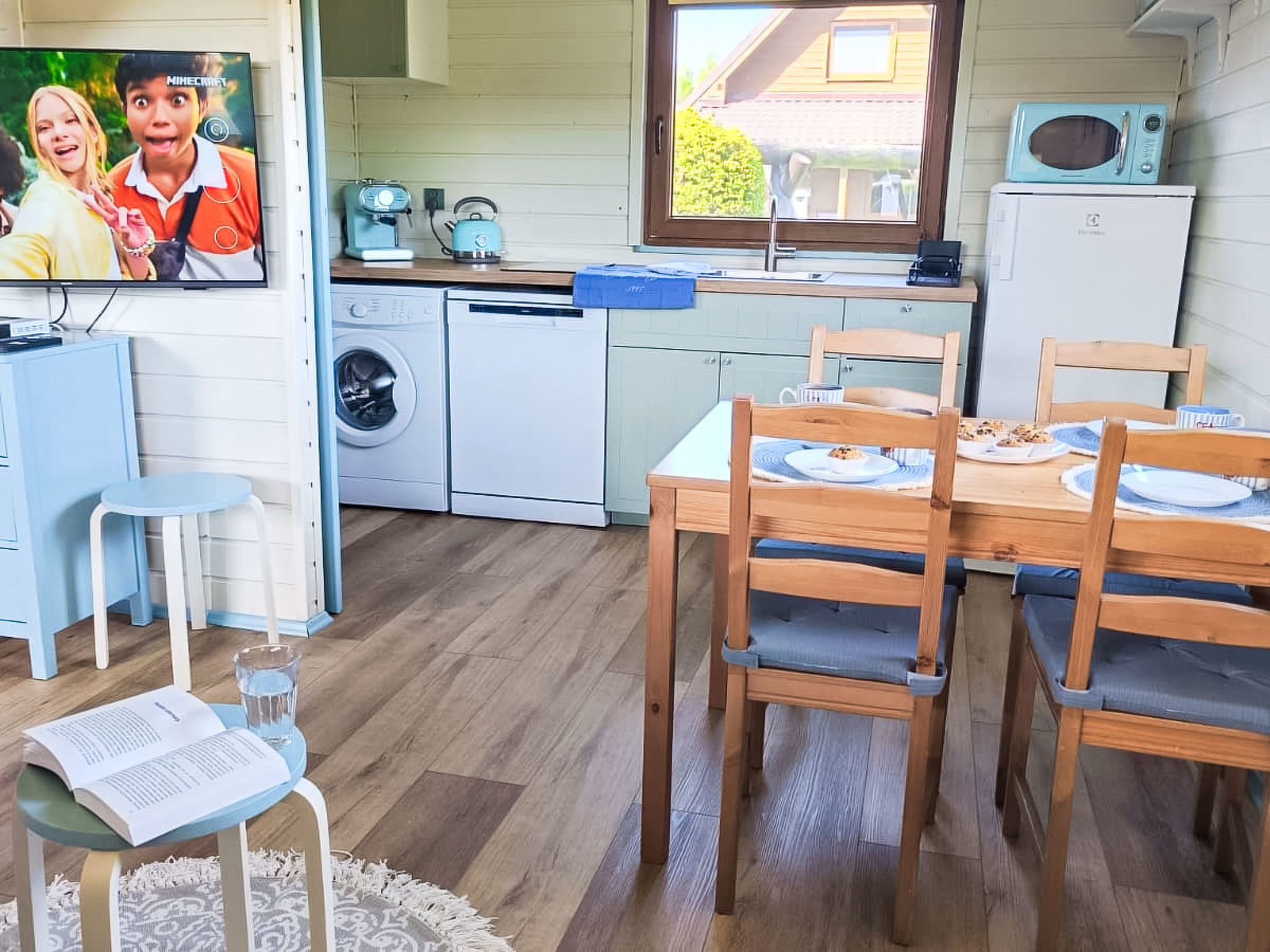 Modernes Ferienhaus in Biebrowo mit Grill, Garten und Terrasse - Binnen