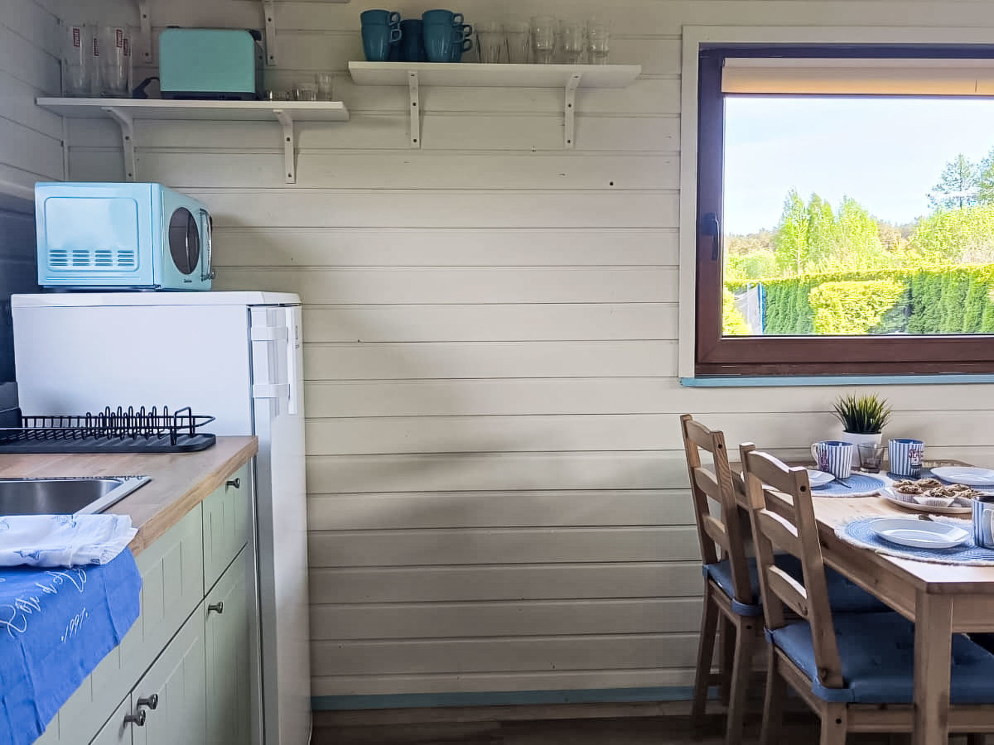 Modernes Ferienhaus in Biebrowo mit Grill, Garten und Terrasse - Binnen