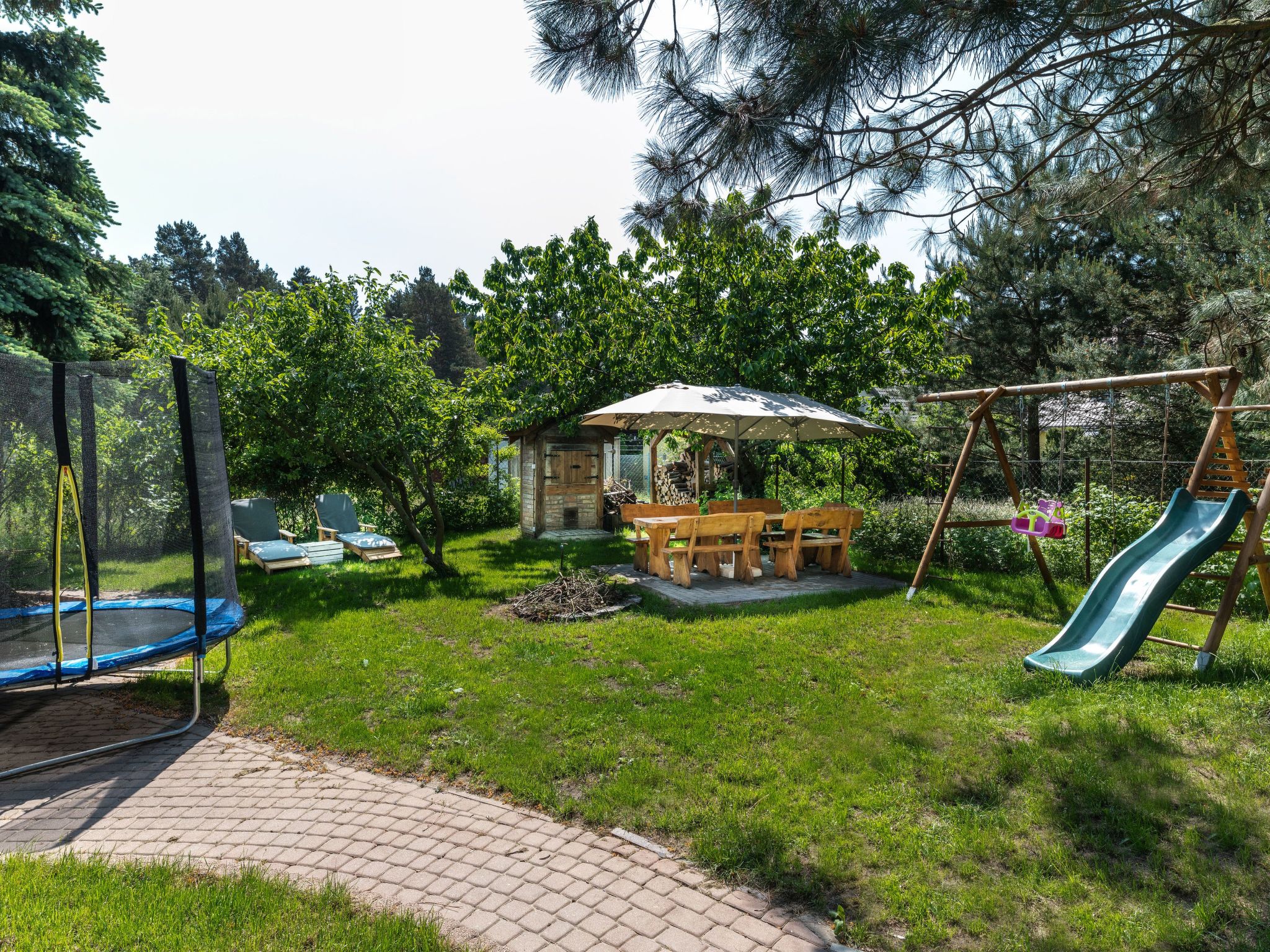 Kiefernwohnung mit Terrasse mit Blick auf den Garten-Buiten