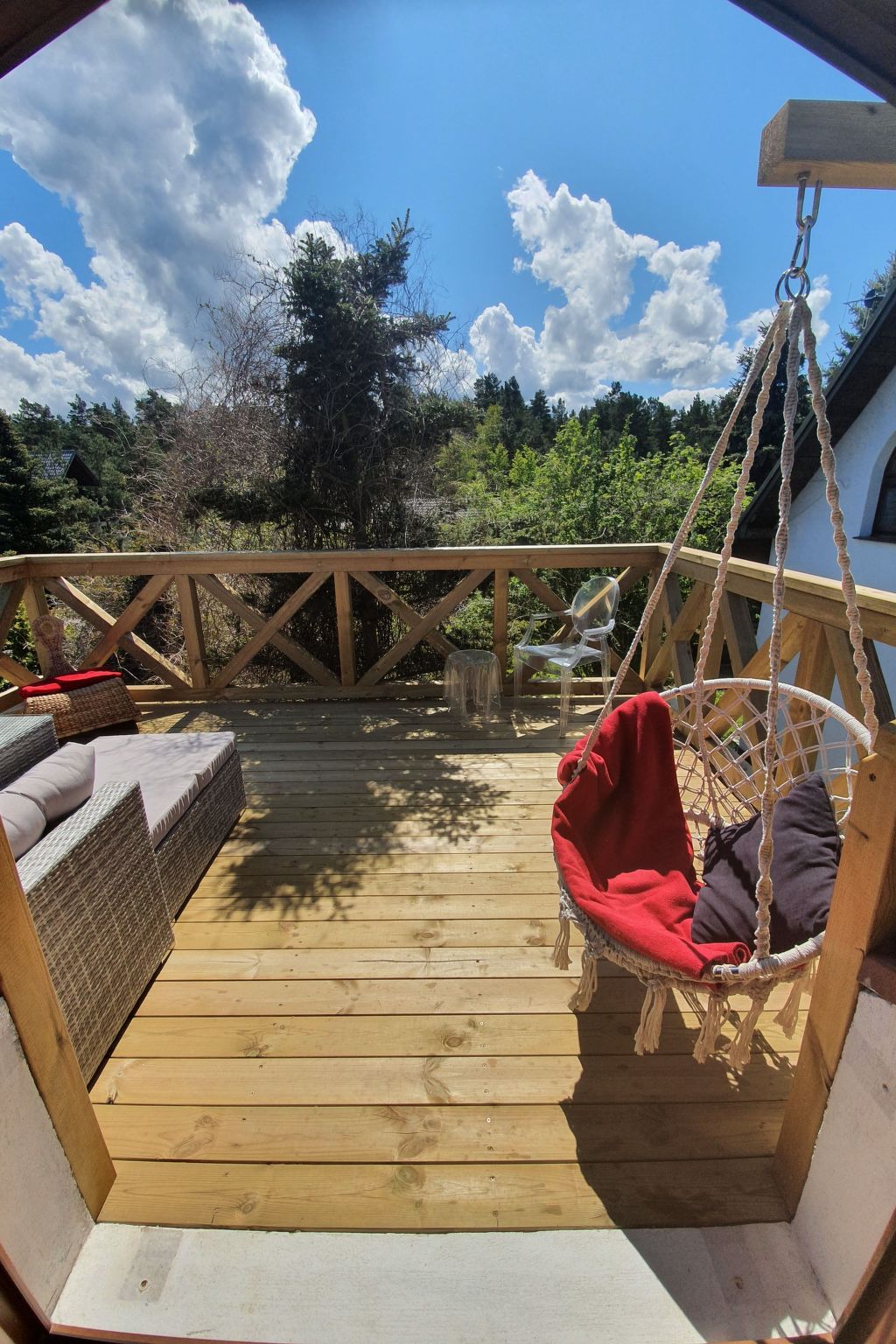 Kiefernwohnung mit Terrasse mit Blick auf den Garten-Image-tags.info