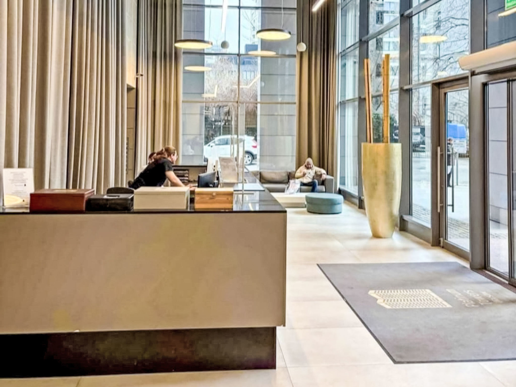 Platinum Towers - Drinnen