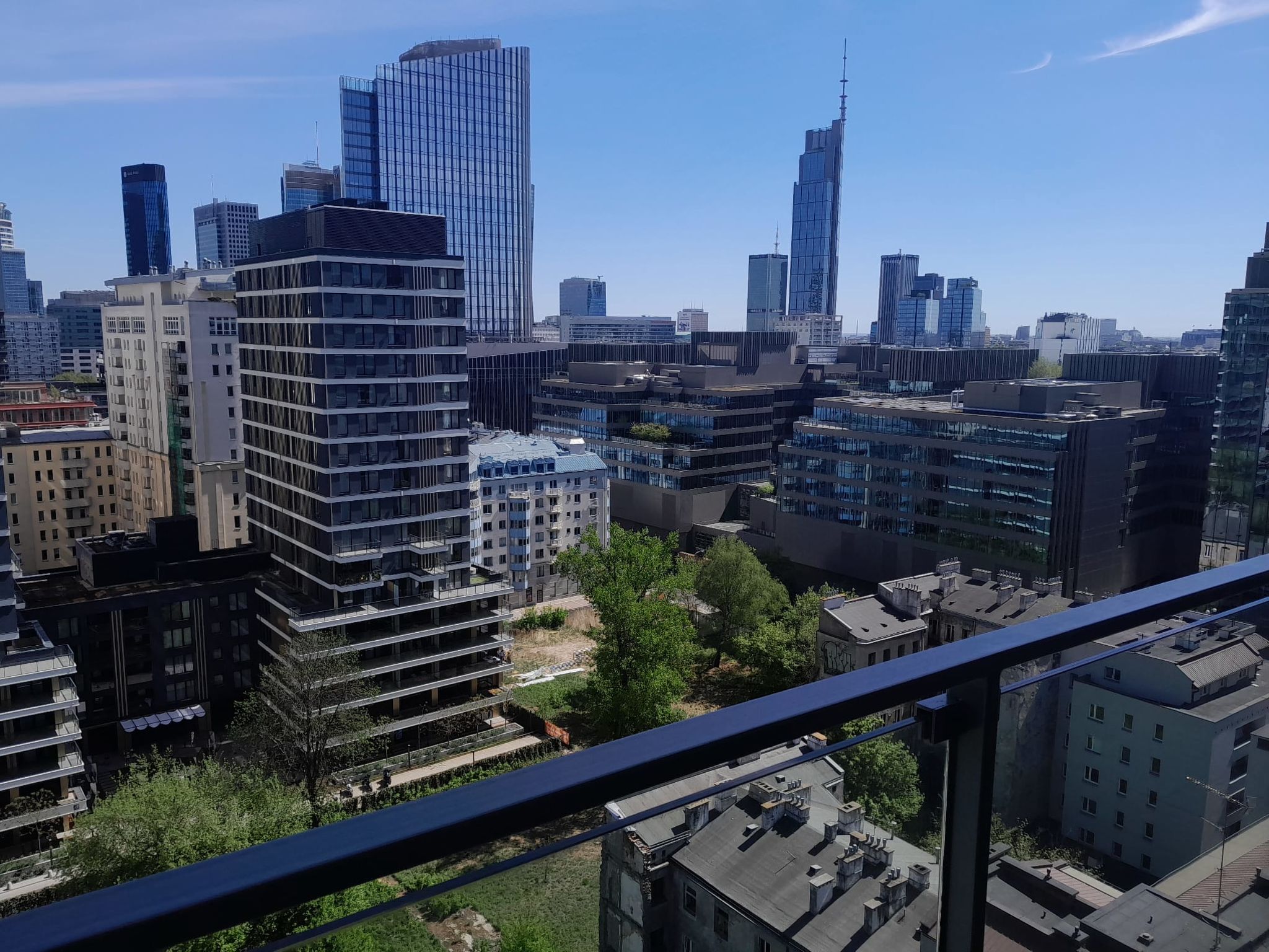 Platinum Towers - Draußen