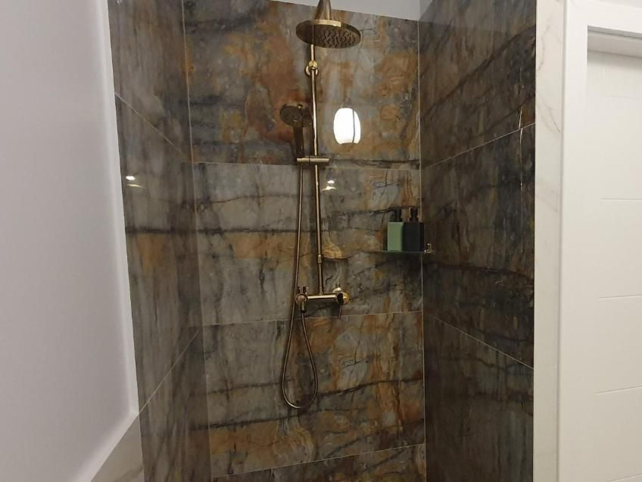 BESSERER PLATZ: Klassisches Warschau-Binnen