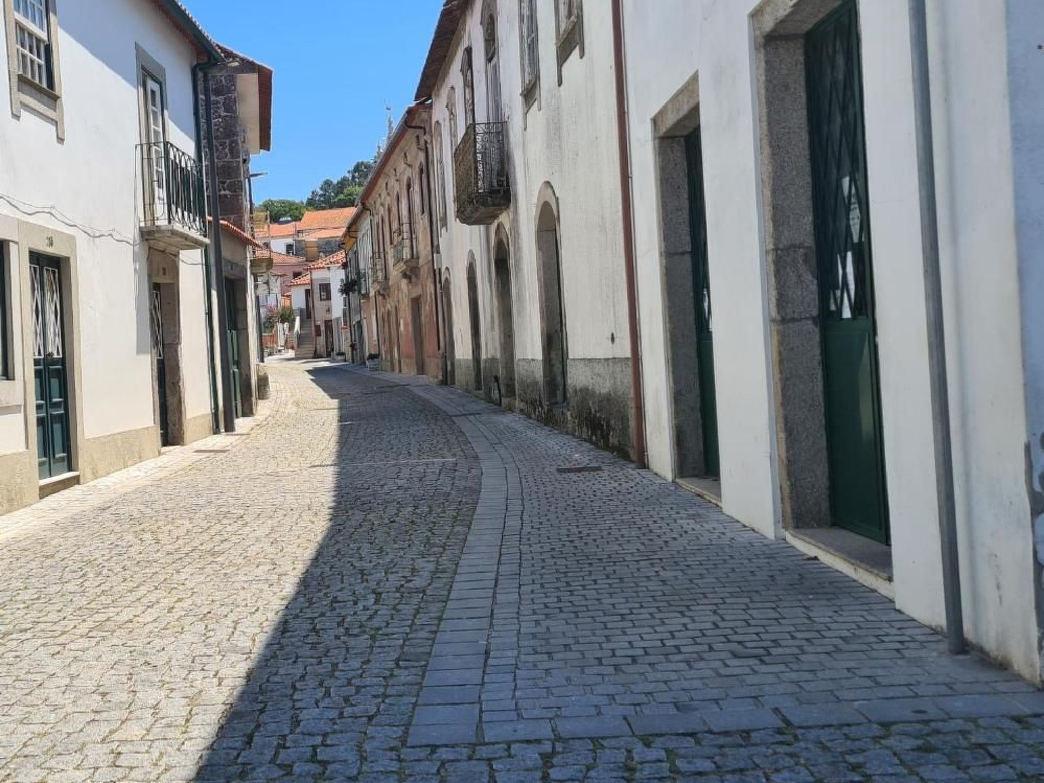 Haus am Flussufer-Image-tags.info