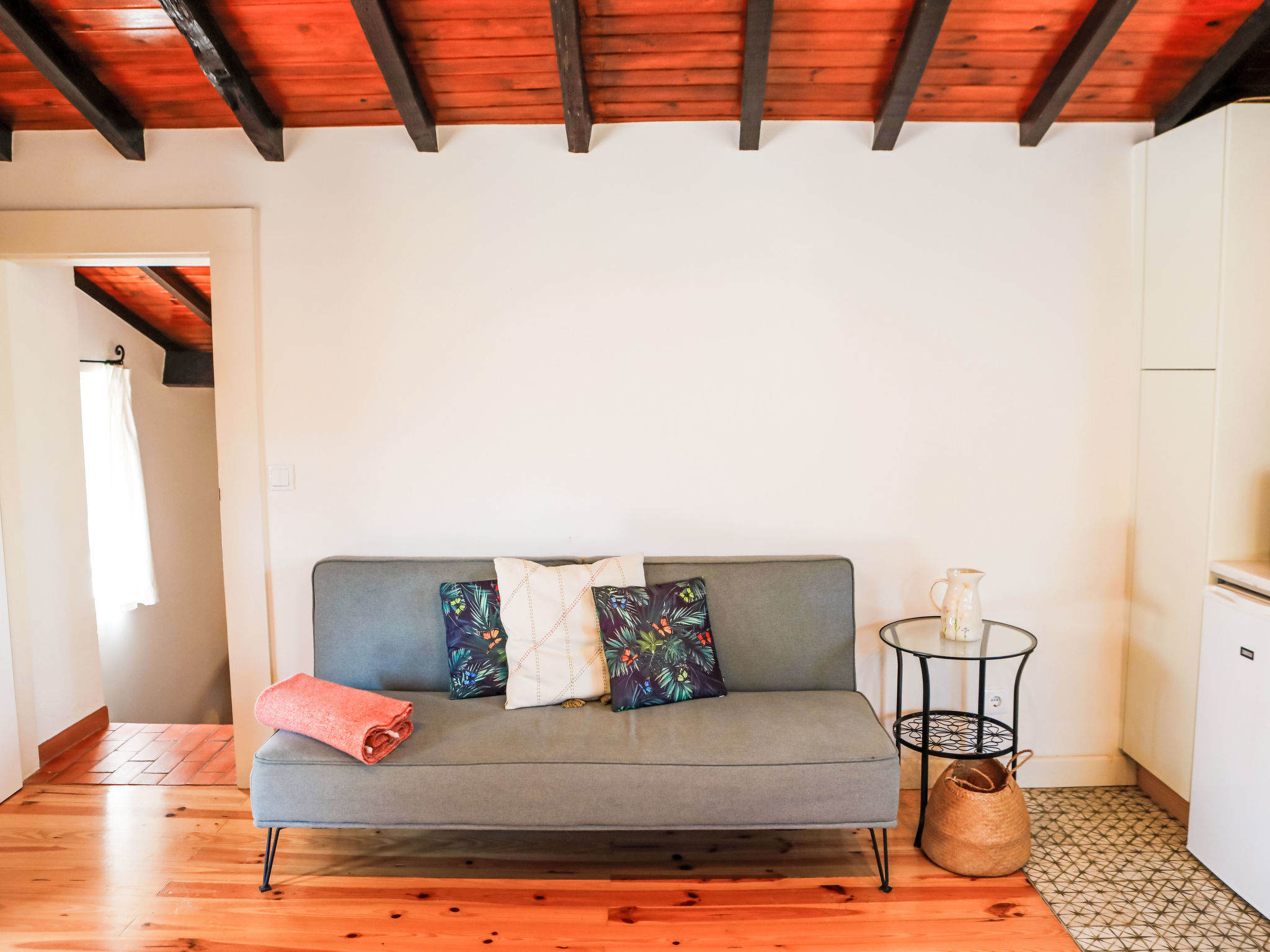 Kleines Ferienhaus mit Terrasse und Parkplatz - Drinnen