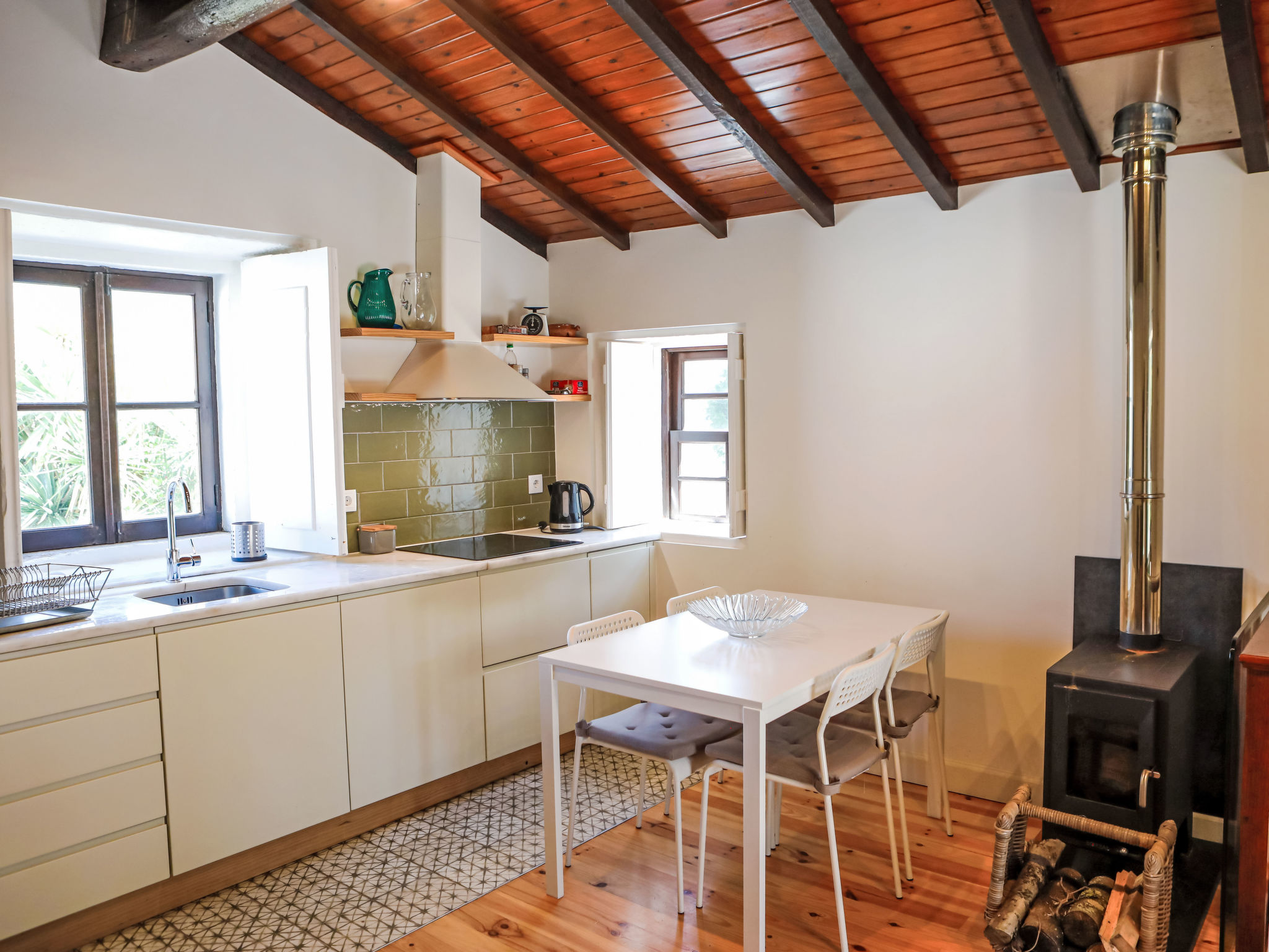 Kleines Ferienhaus mit Terrasse und Parkplatz