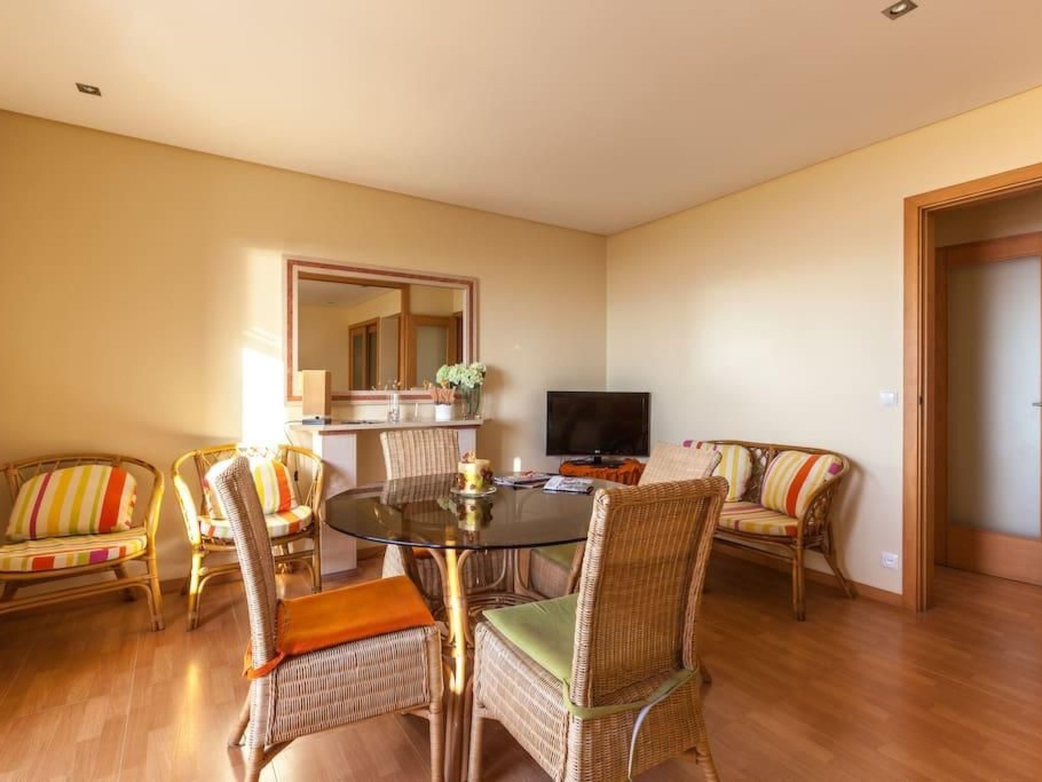 Wohnung "Juste Au" über dem Meer-Dedans