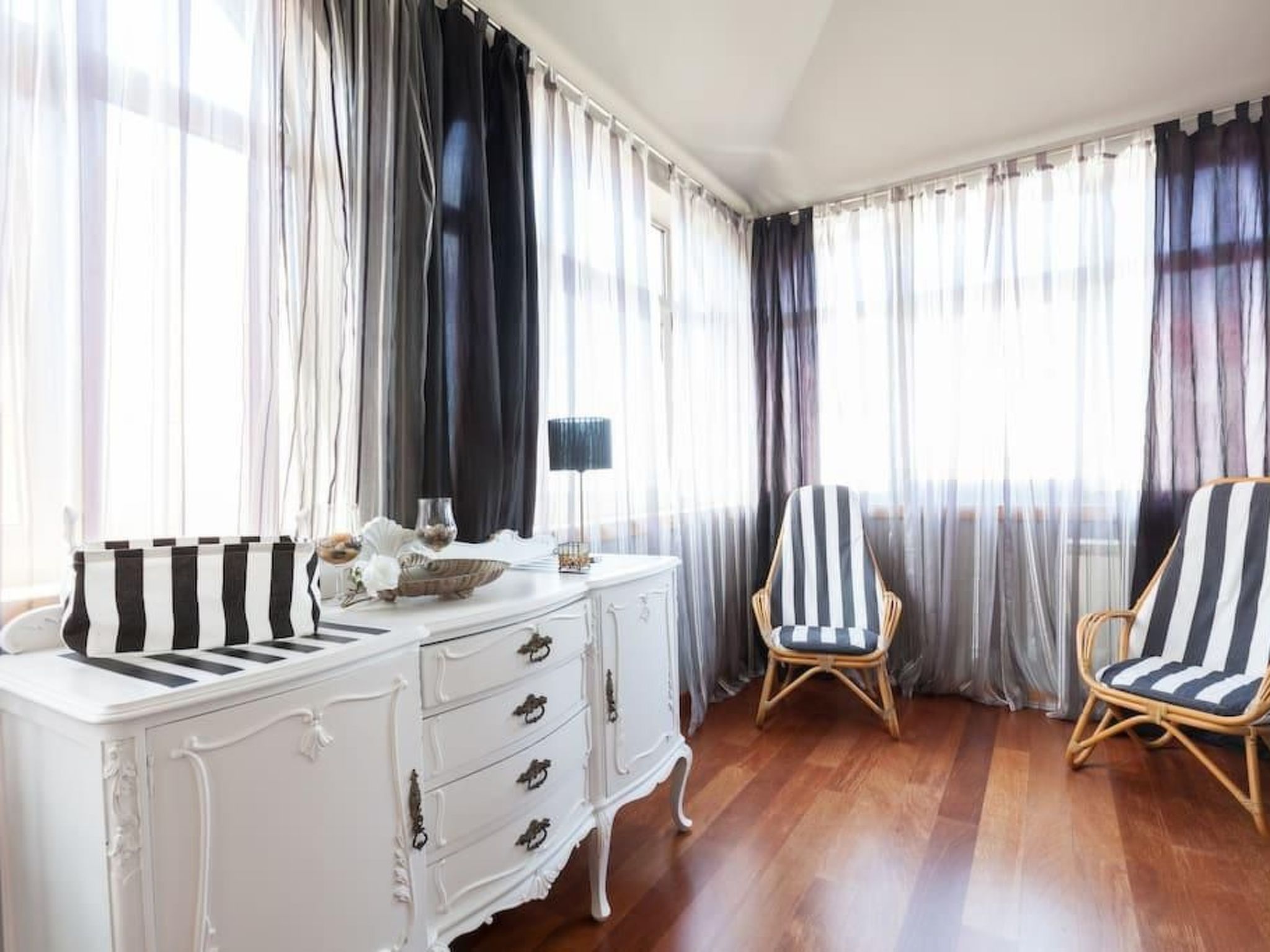 Den Wellen des Meeres lauschen 1-Dedans