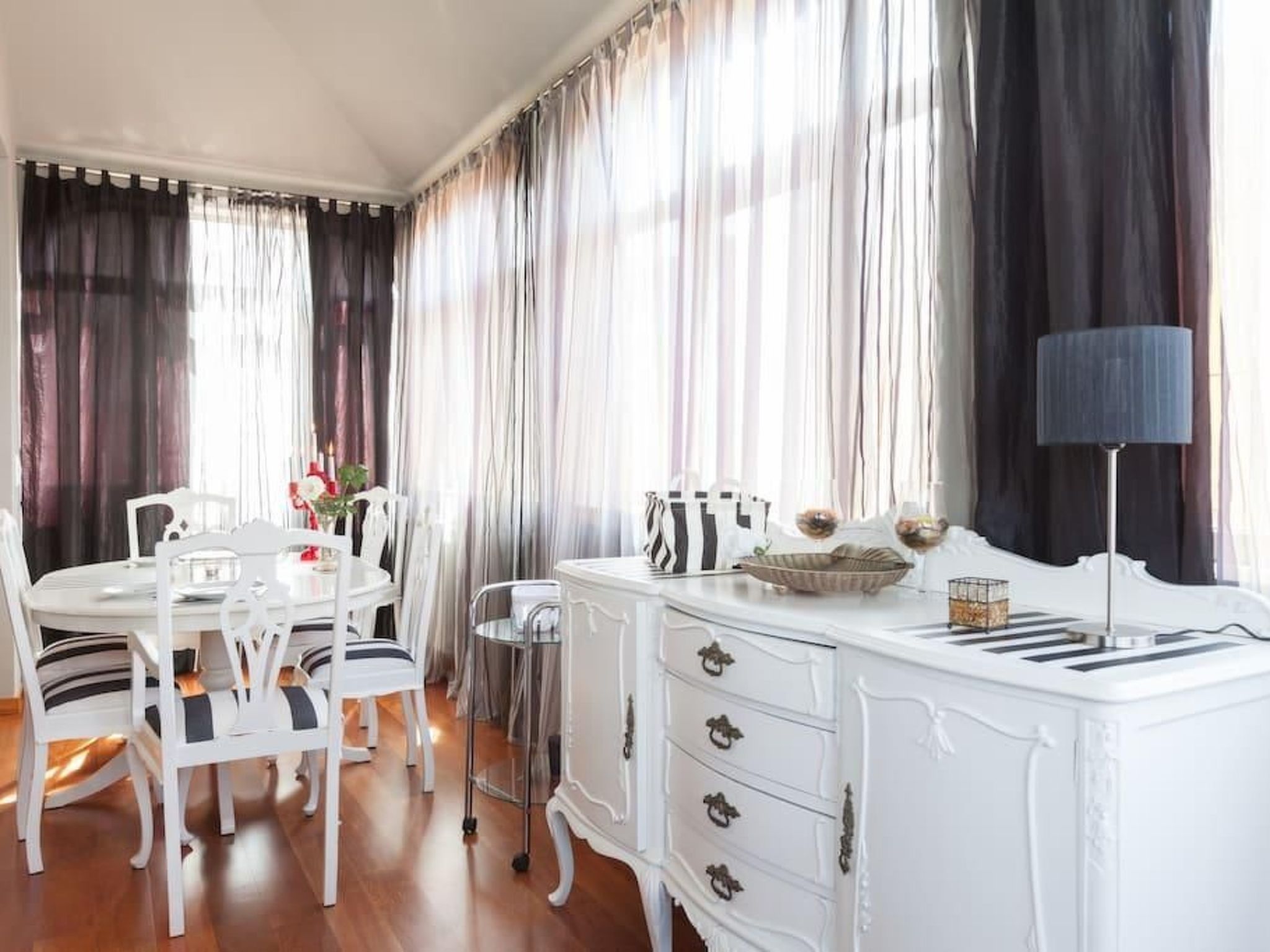 Den Wellen des Meeres lauschen 1-Dedans