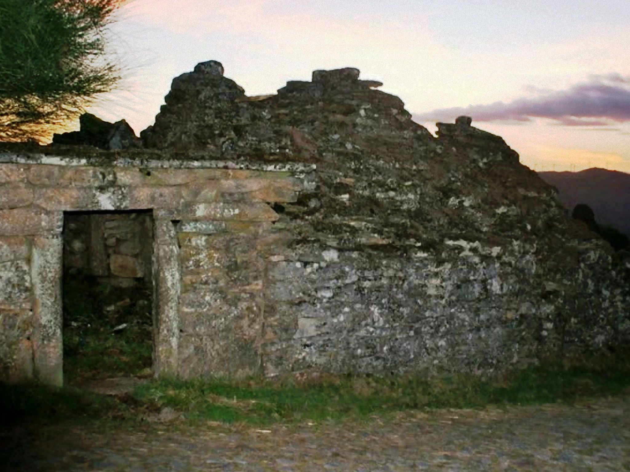 "Großvaters Häuschen" mit Kamin-Binnen
