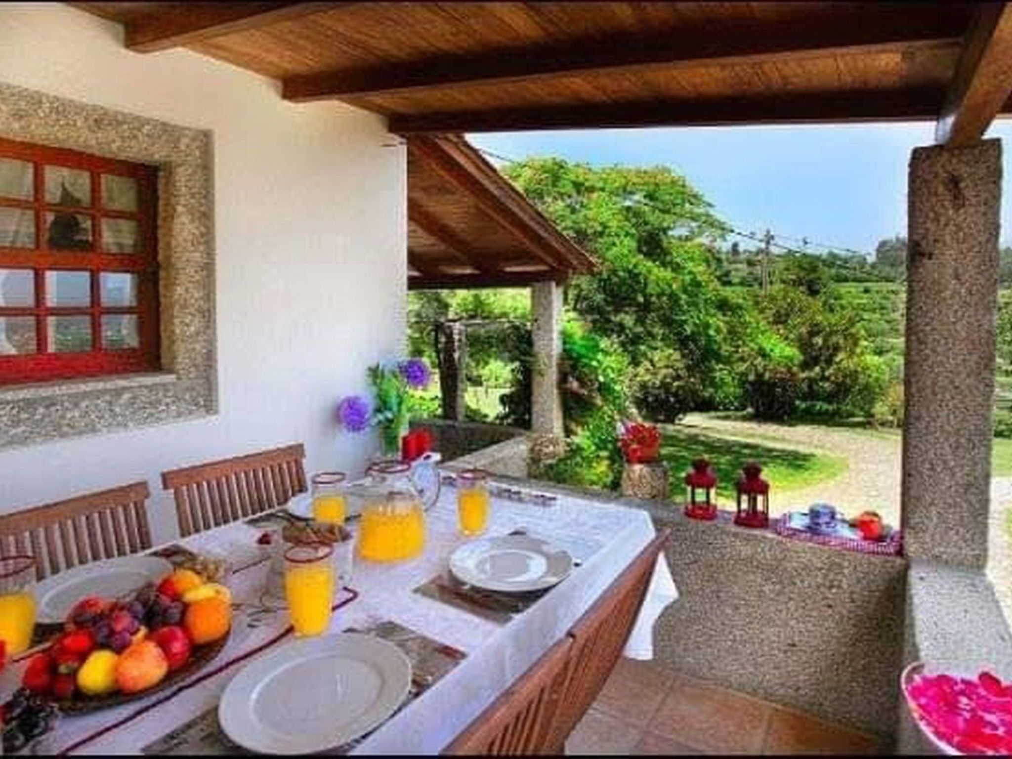 Fabelhafter Pool in einer atemberaubenden Landschaft-Draußen