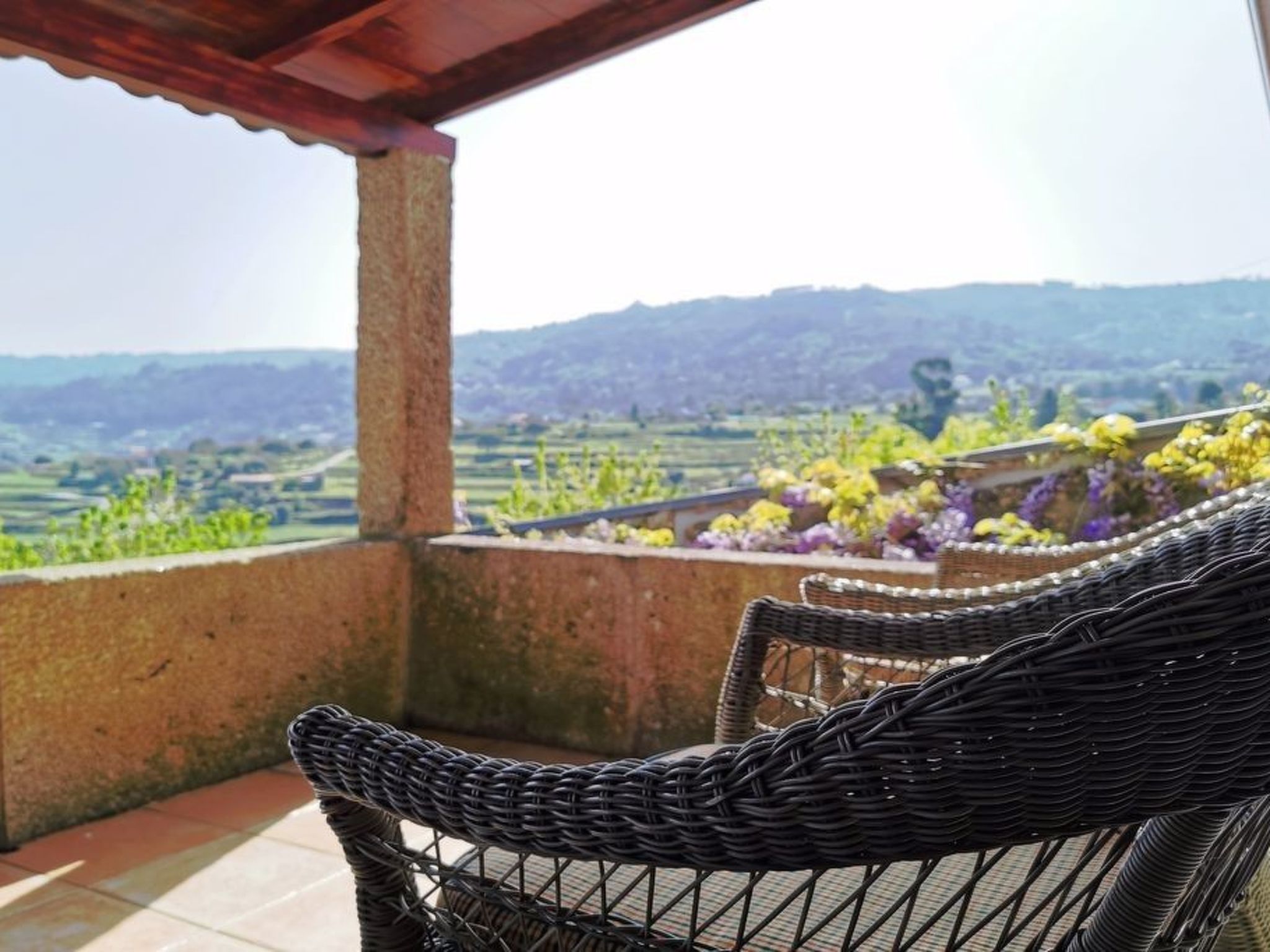 Fabelhafter Pool in einer atemberaubenden Landschaft-Draußen