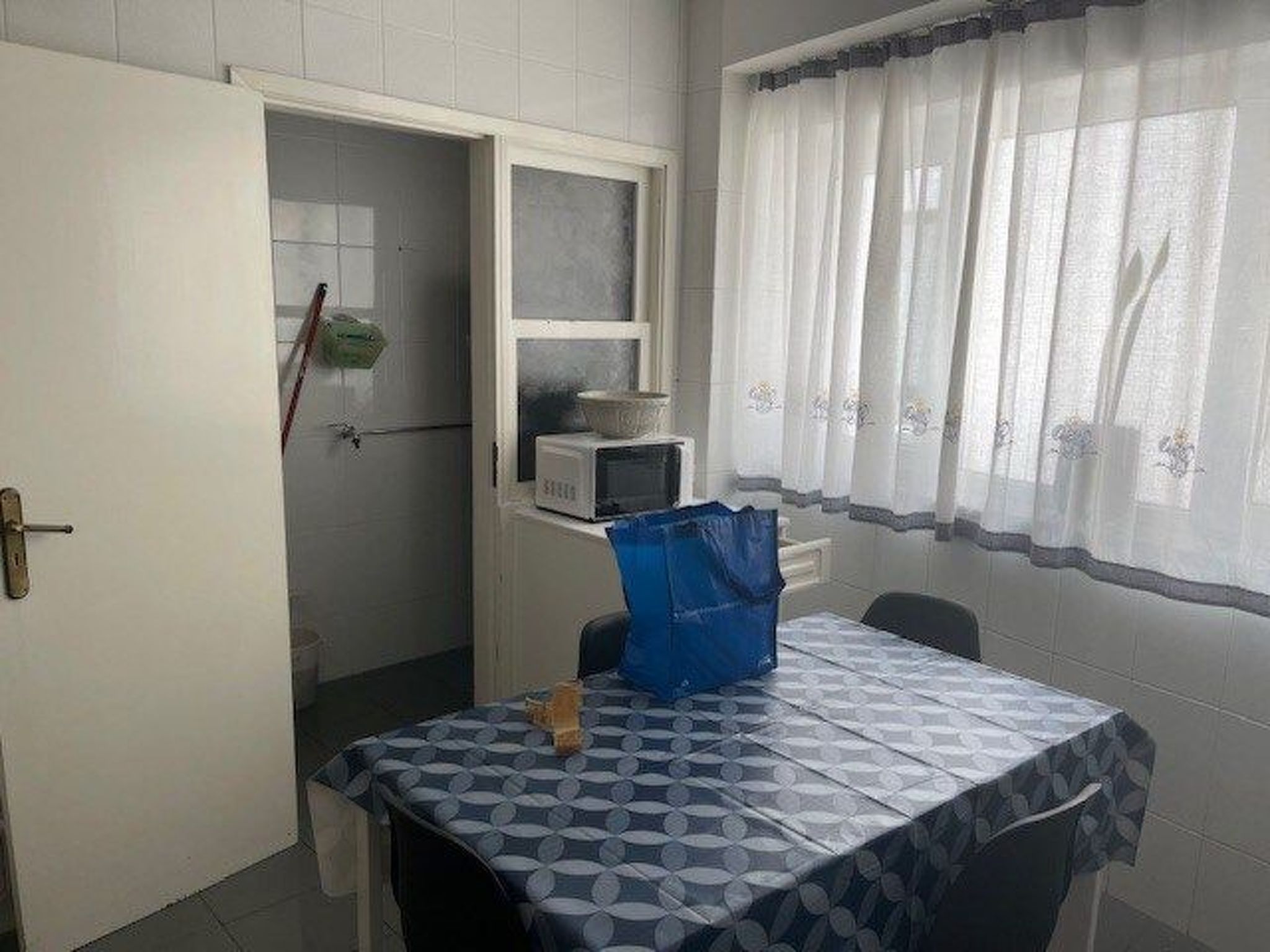 First Line Strandpromenade-Drinnen