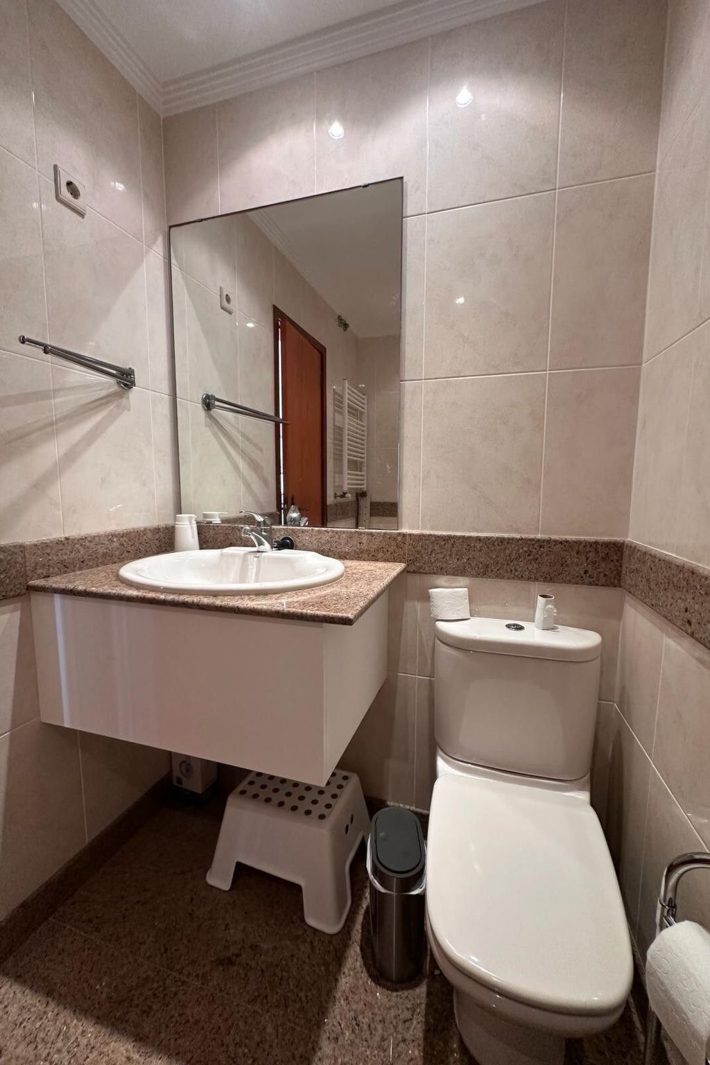 First Line Strandpromenade-Drinnen